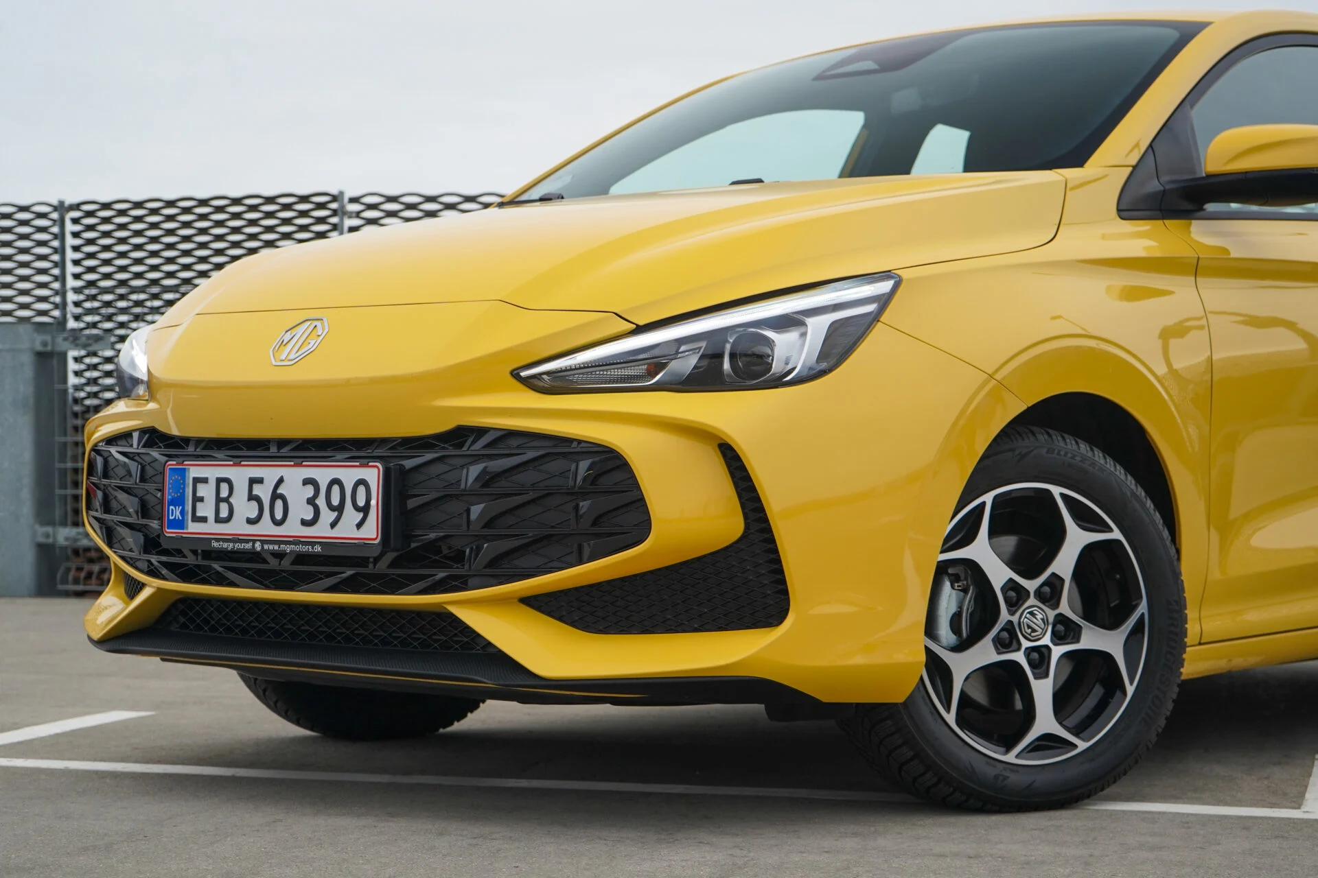 MG3 Hybrid vs Toyota Yaris Hybrid-40