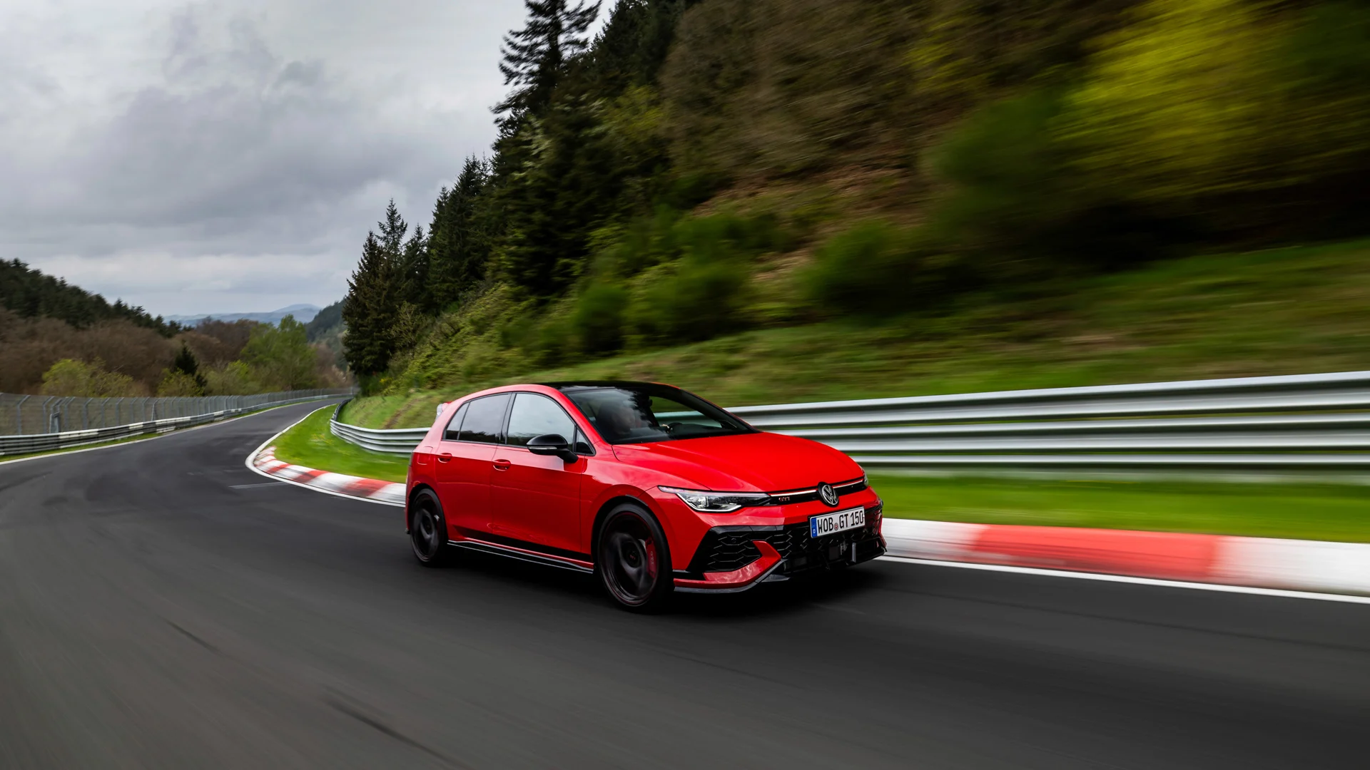Volkswagen-Golf-GTI-50-6