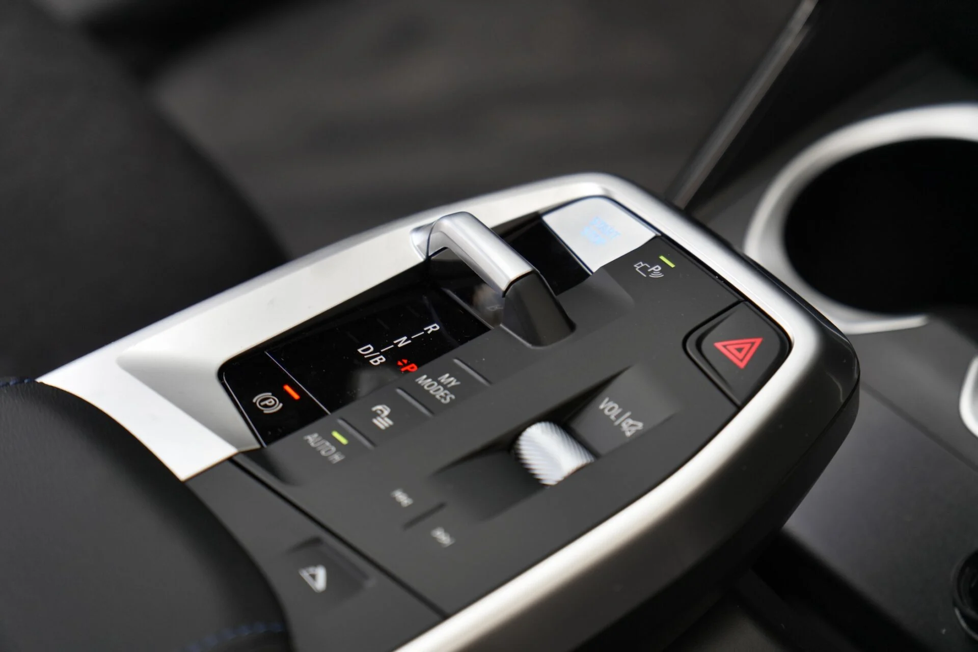 TEST BMW iX1 eDrive20 FC MBB57