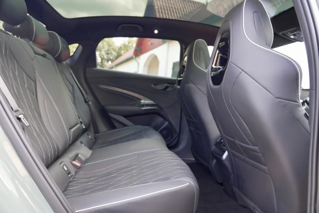 Ligegyldig Lexus (6)