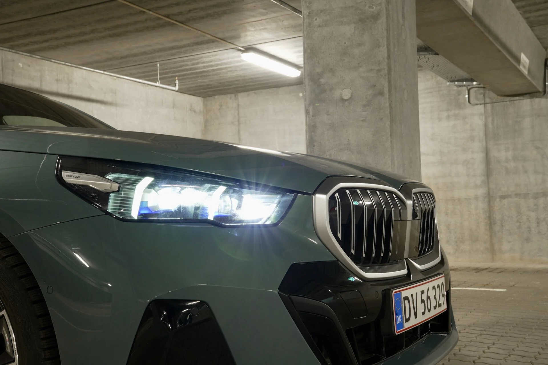 TEST BMW i5 eDrive40 17