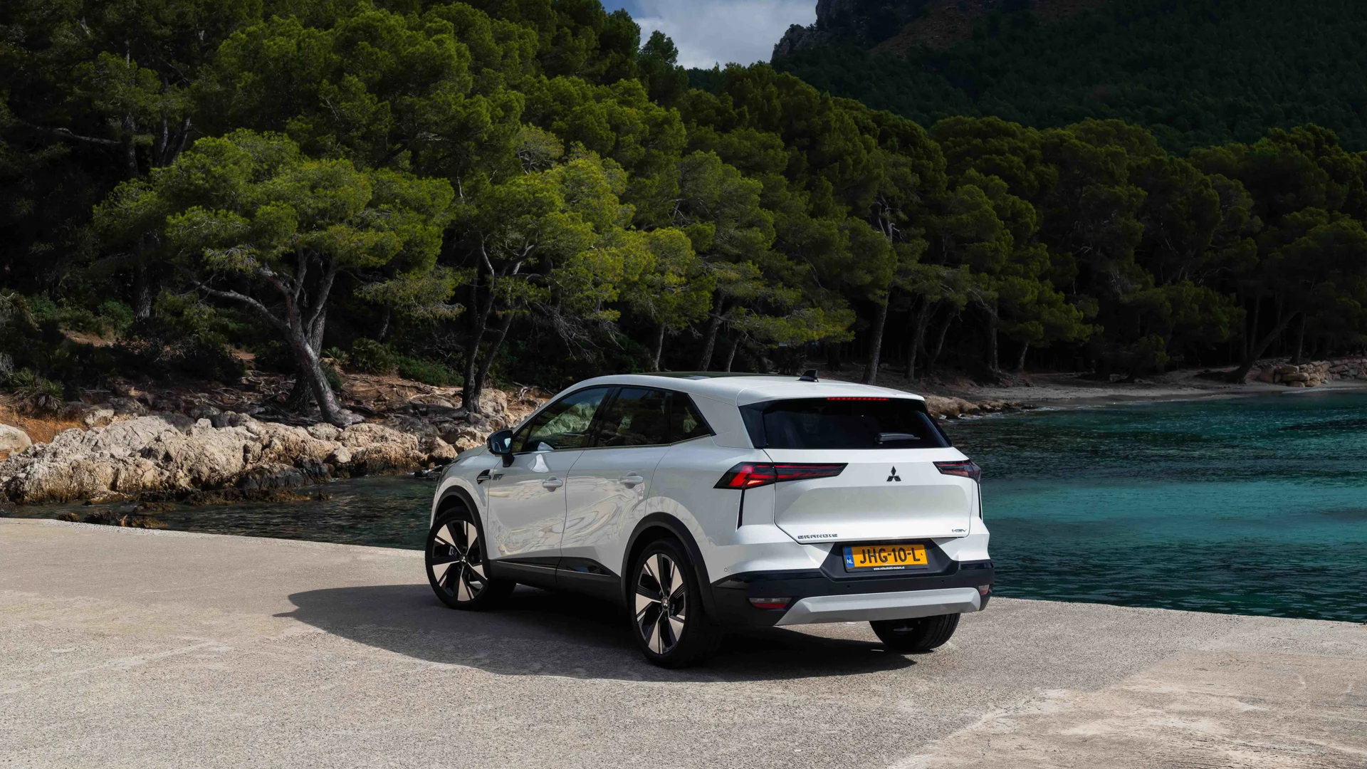 Mitsubishi-Grandis-07