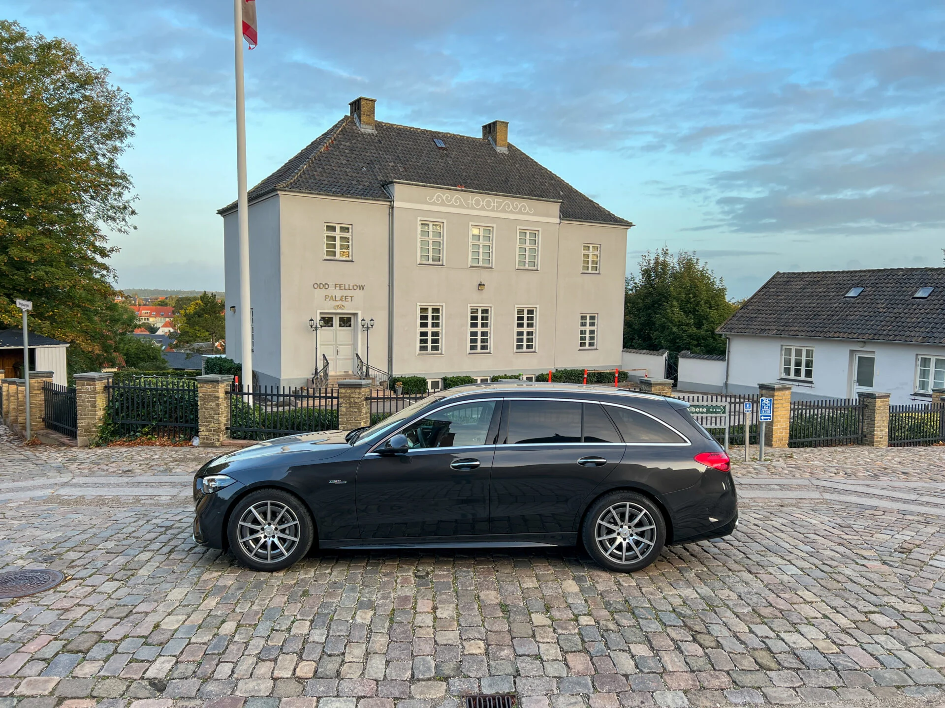 Mercedes-AMG-C-43-Stationcar-25