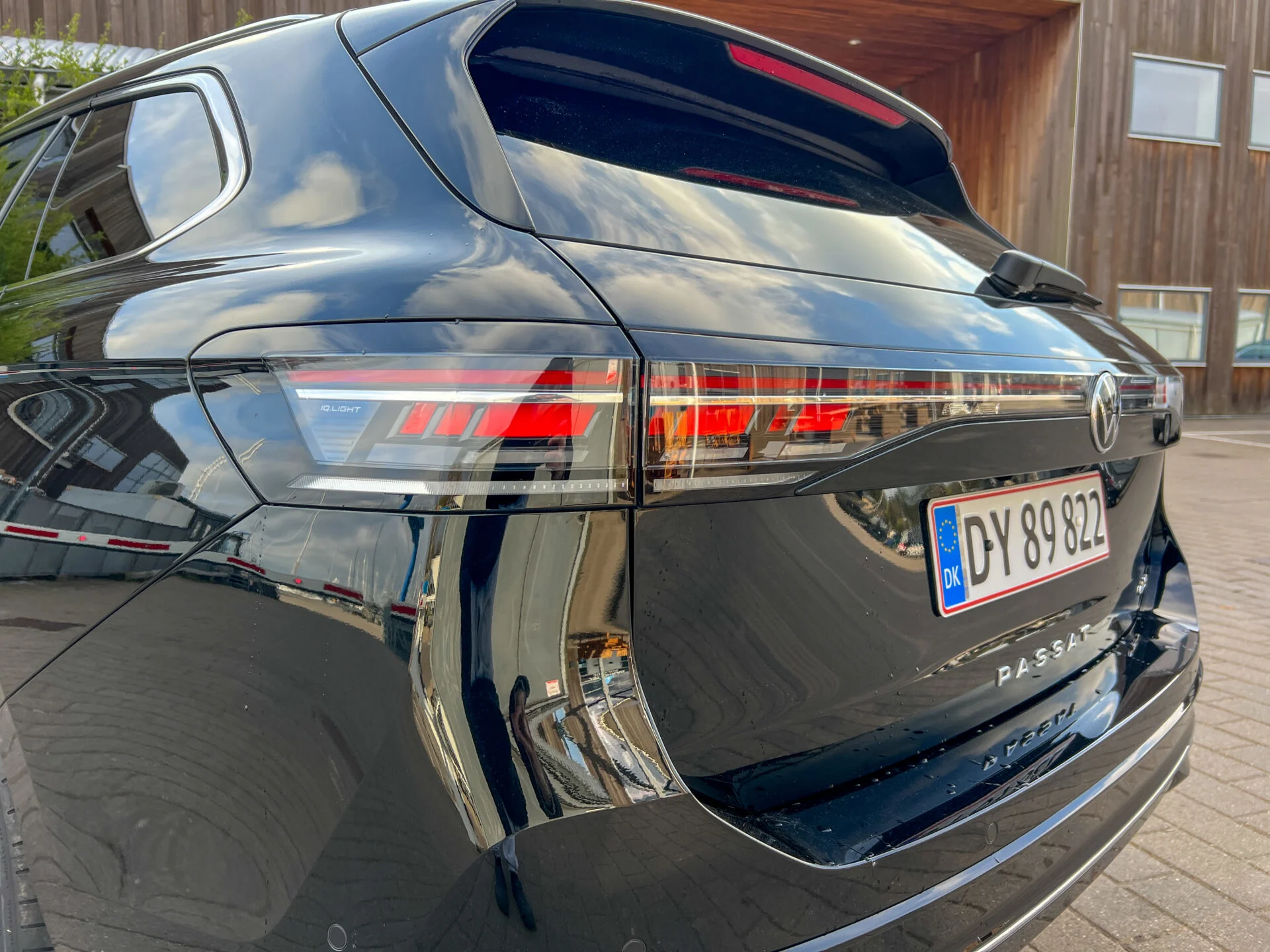 VW-Passat-Variant-40