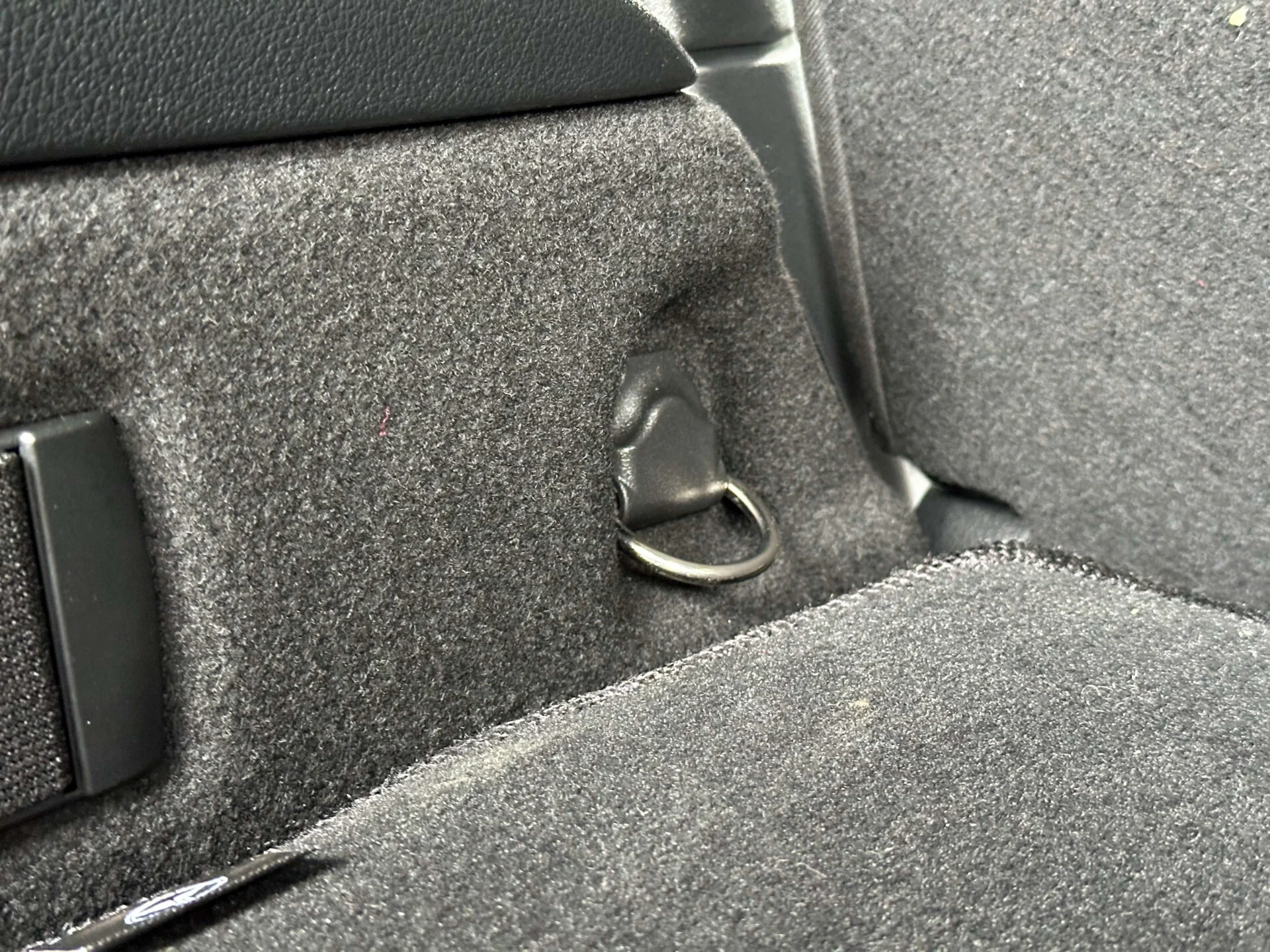 Mercedes-Benz GLB 220d-27