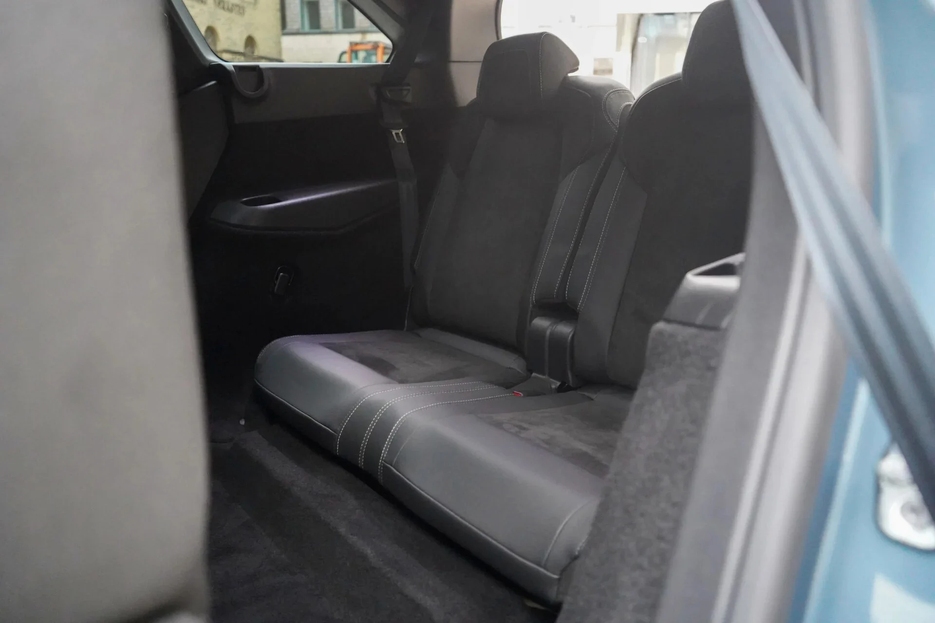 imgi 12 Peugeot-E-5008-21