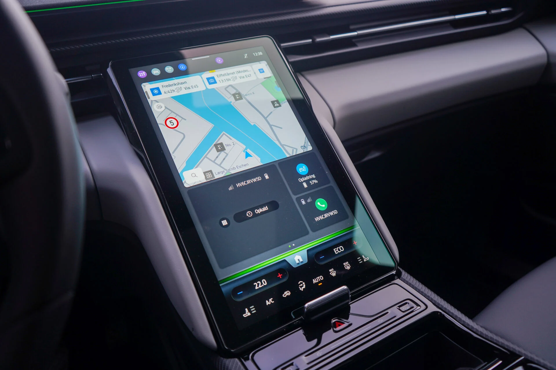 Ford Explorer vs Renault Scenic E-Tech-12