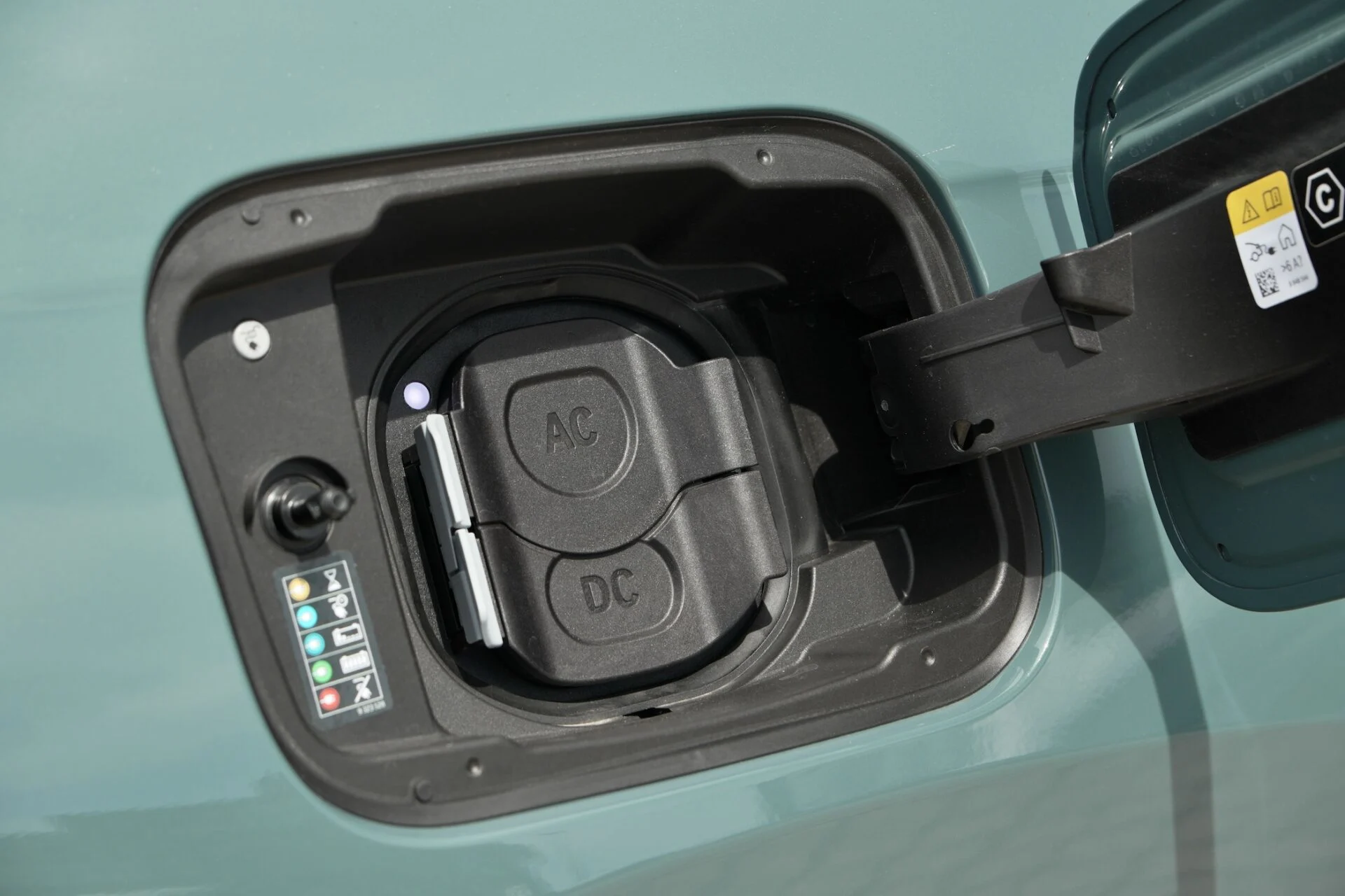TEST BMW iX1 eDrive20 FC MBB44
