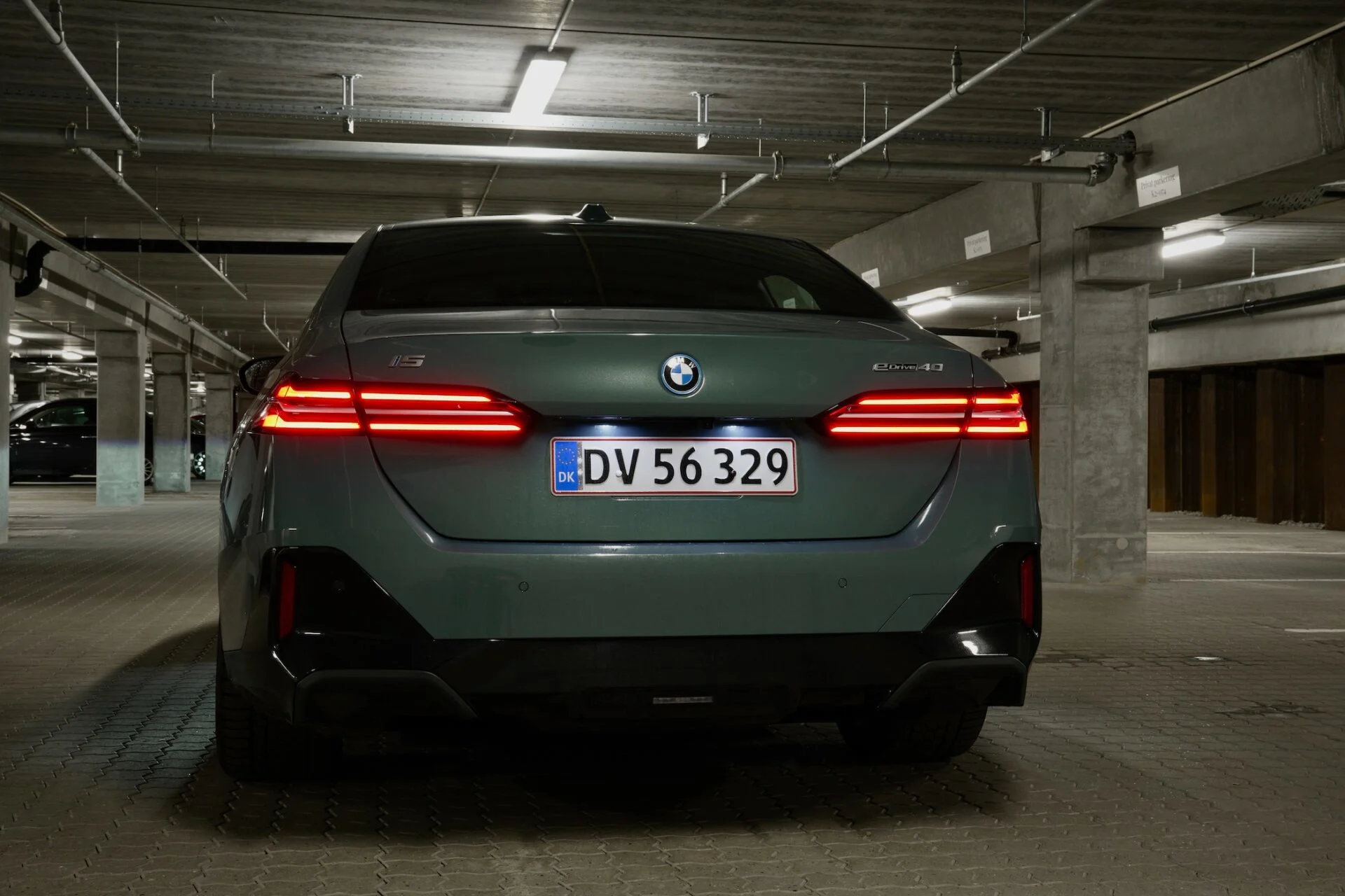 TEST BMW i5 eDrive40 46