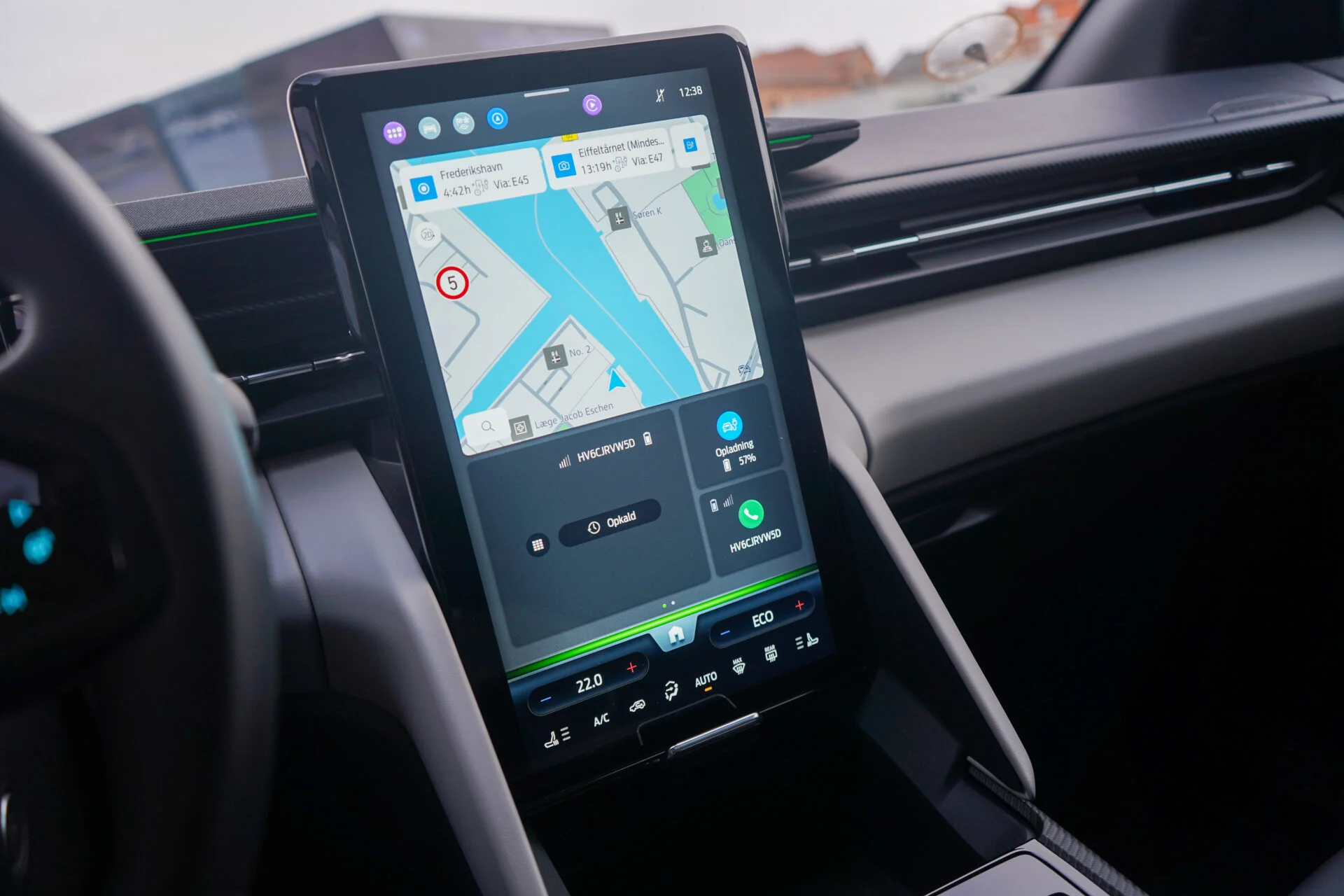 Ford Explorer vs Renault Scenic E-Tech-11