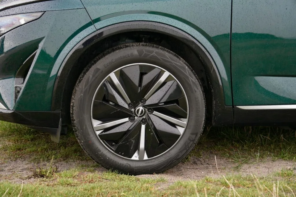 Nissan Qashqai vs Hyundai Tucson (13)