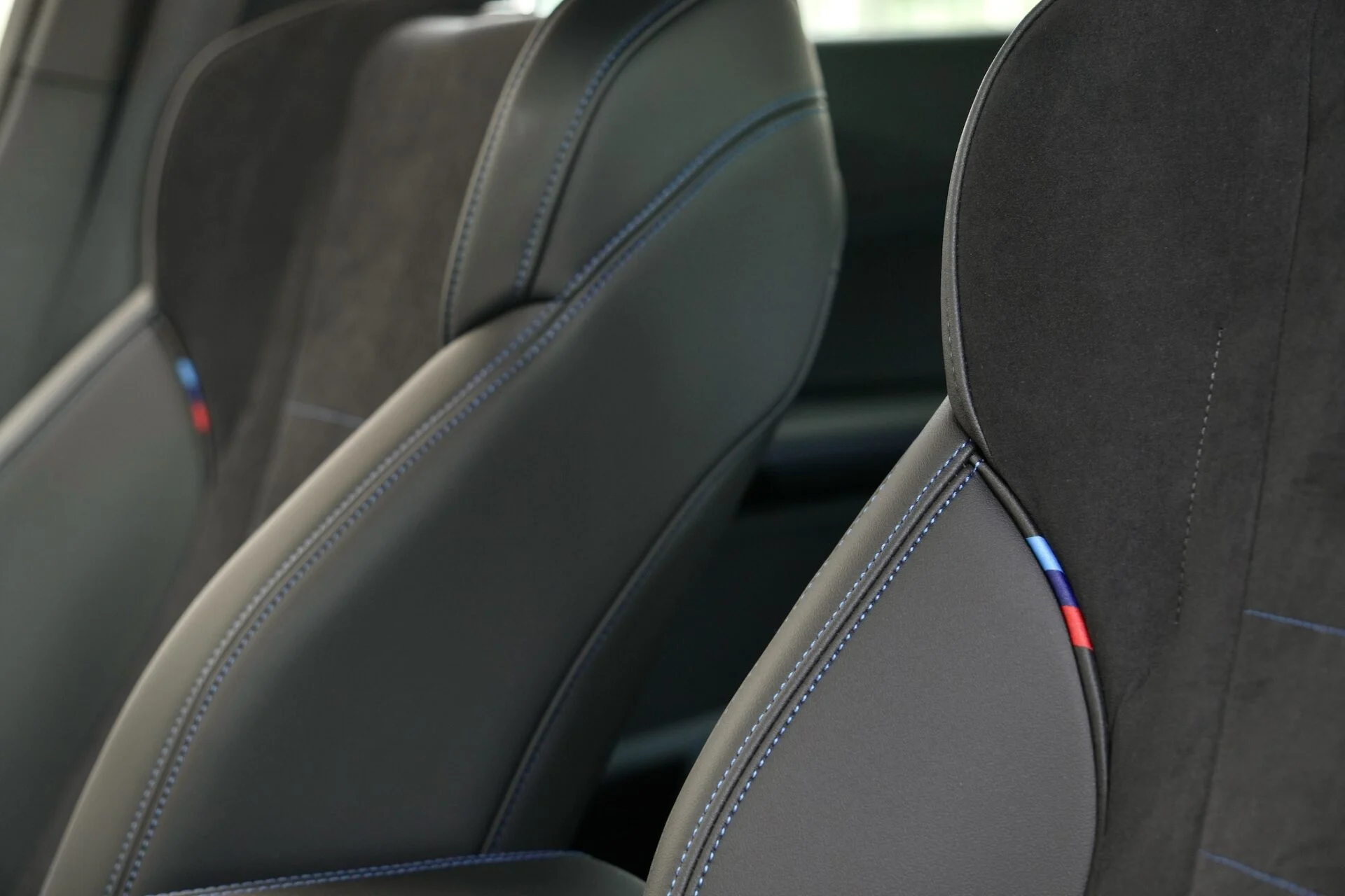 TEST BMW iX1 eDrive20 FC MBB73