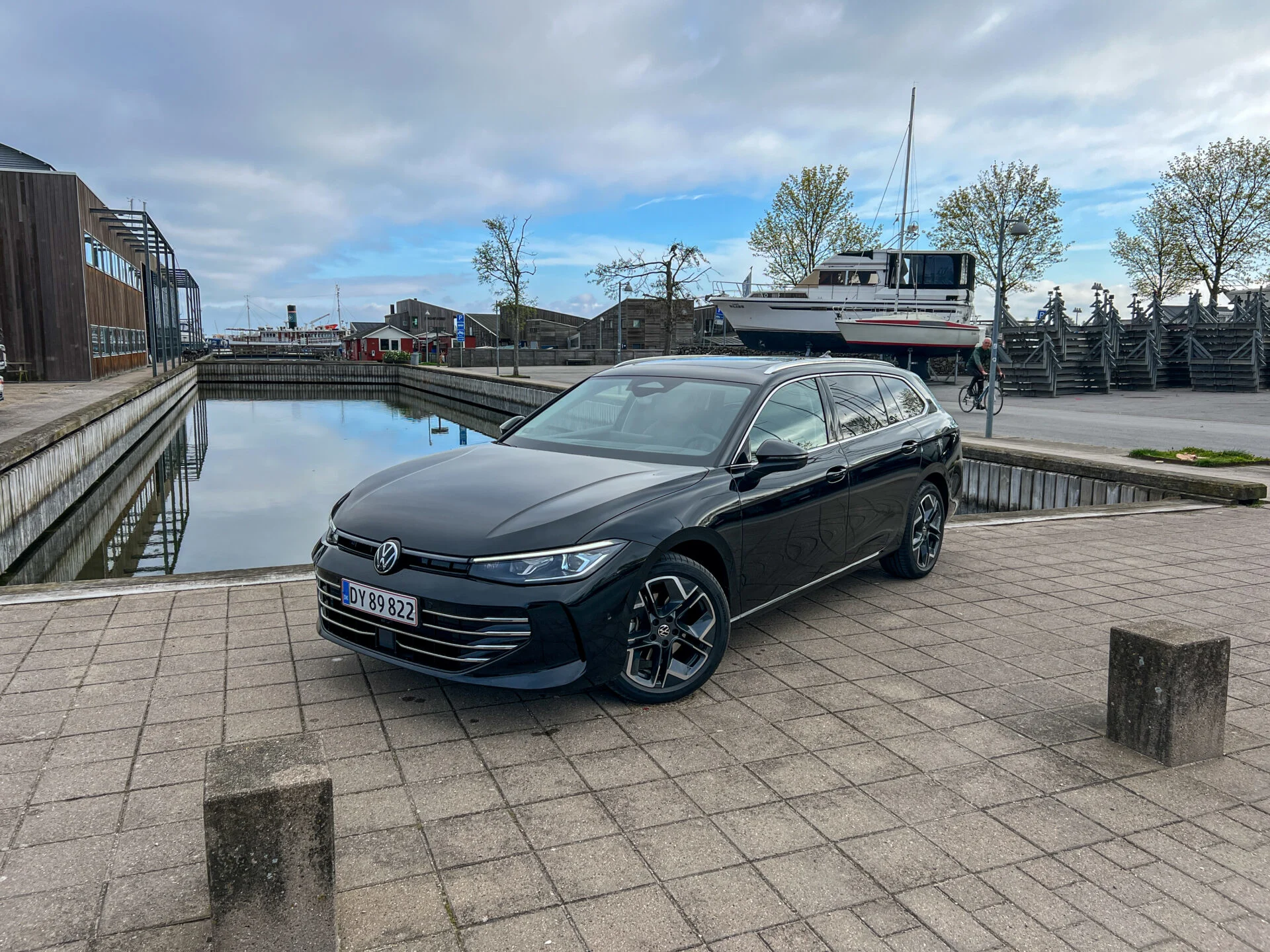 VW Passat Variant-01