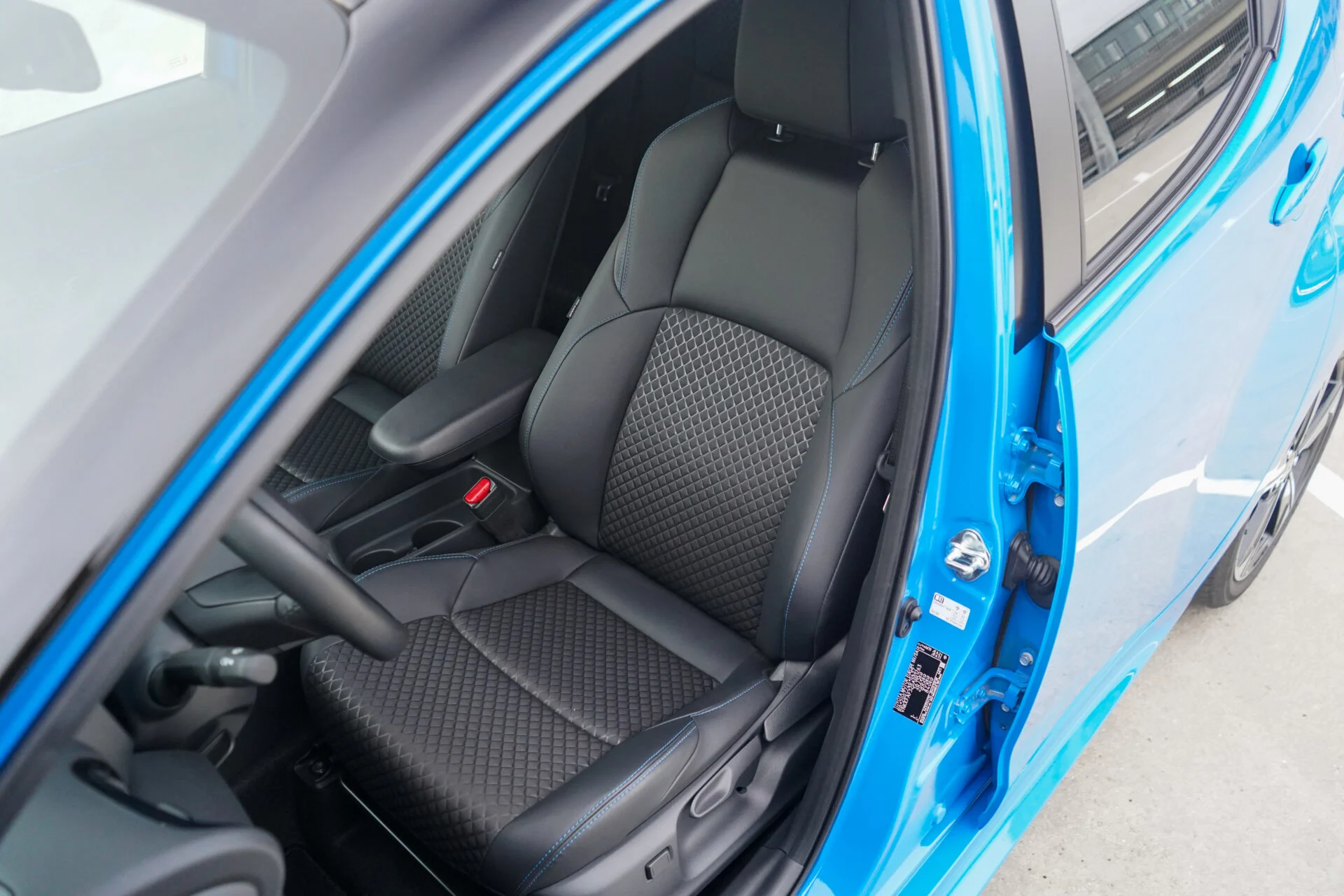 MG3 Hybrid vs Toyota Yaris Hybrid-10