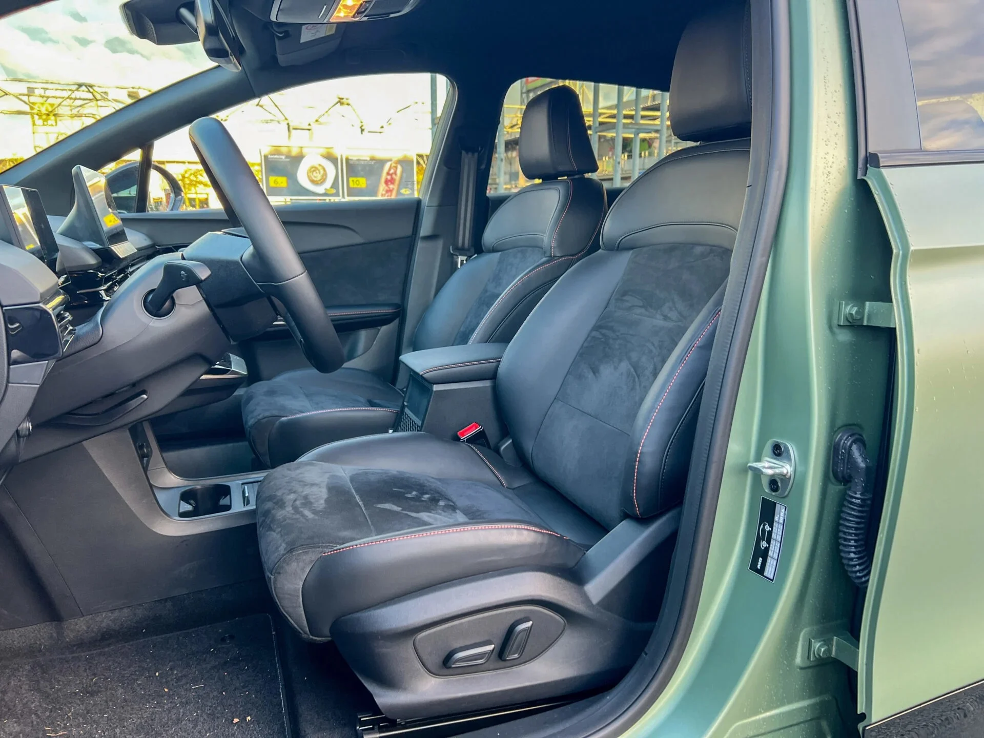 imgi 10 MG4-XPower-06