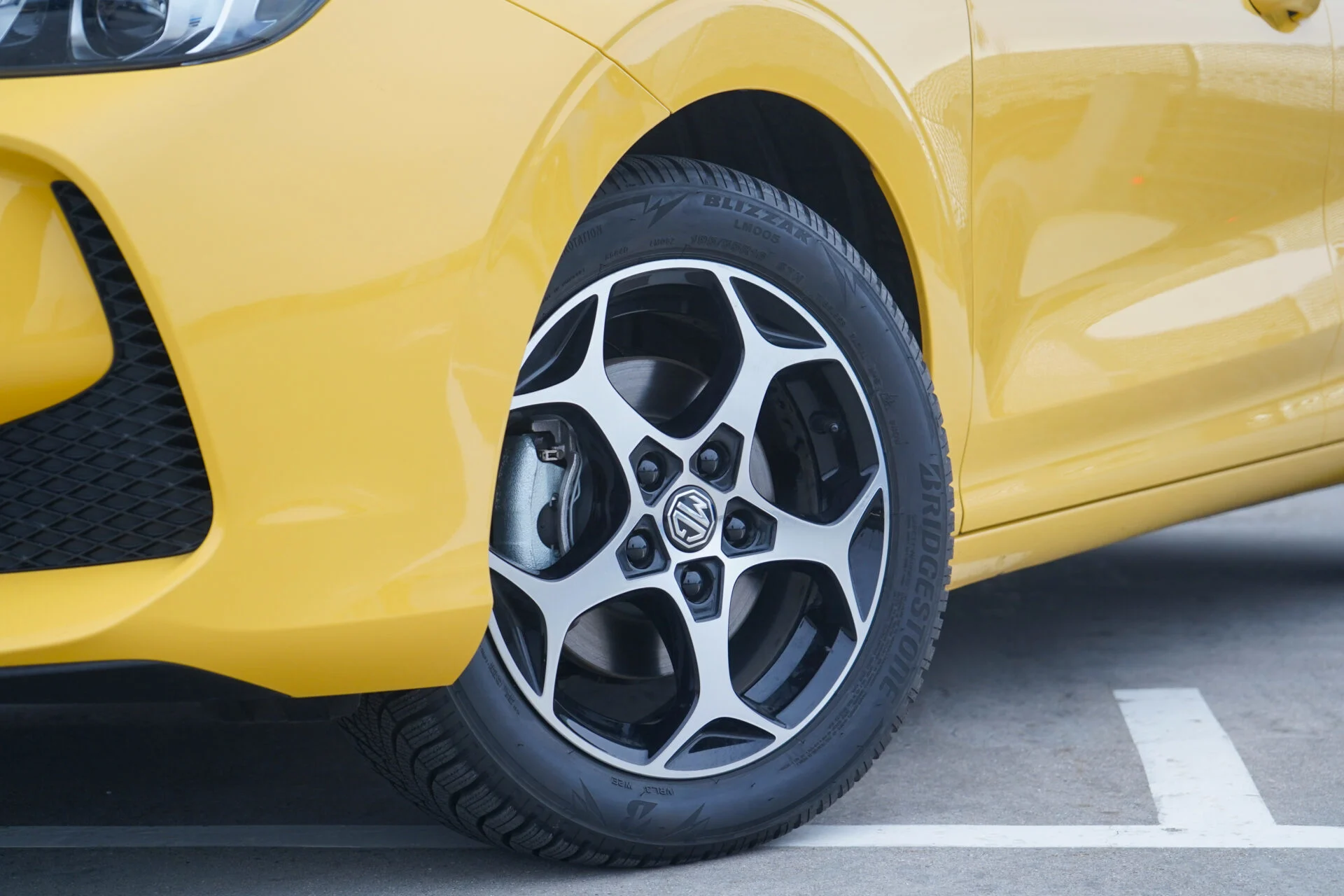 MG3 Hybrid vs Toyota Yaris Hybrid-35