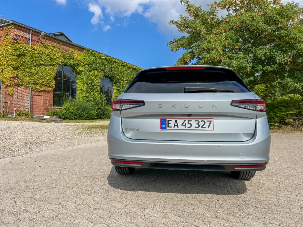 Skoda Superb Combi (11)