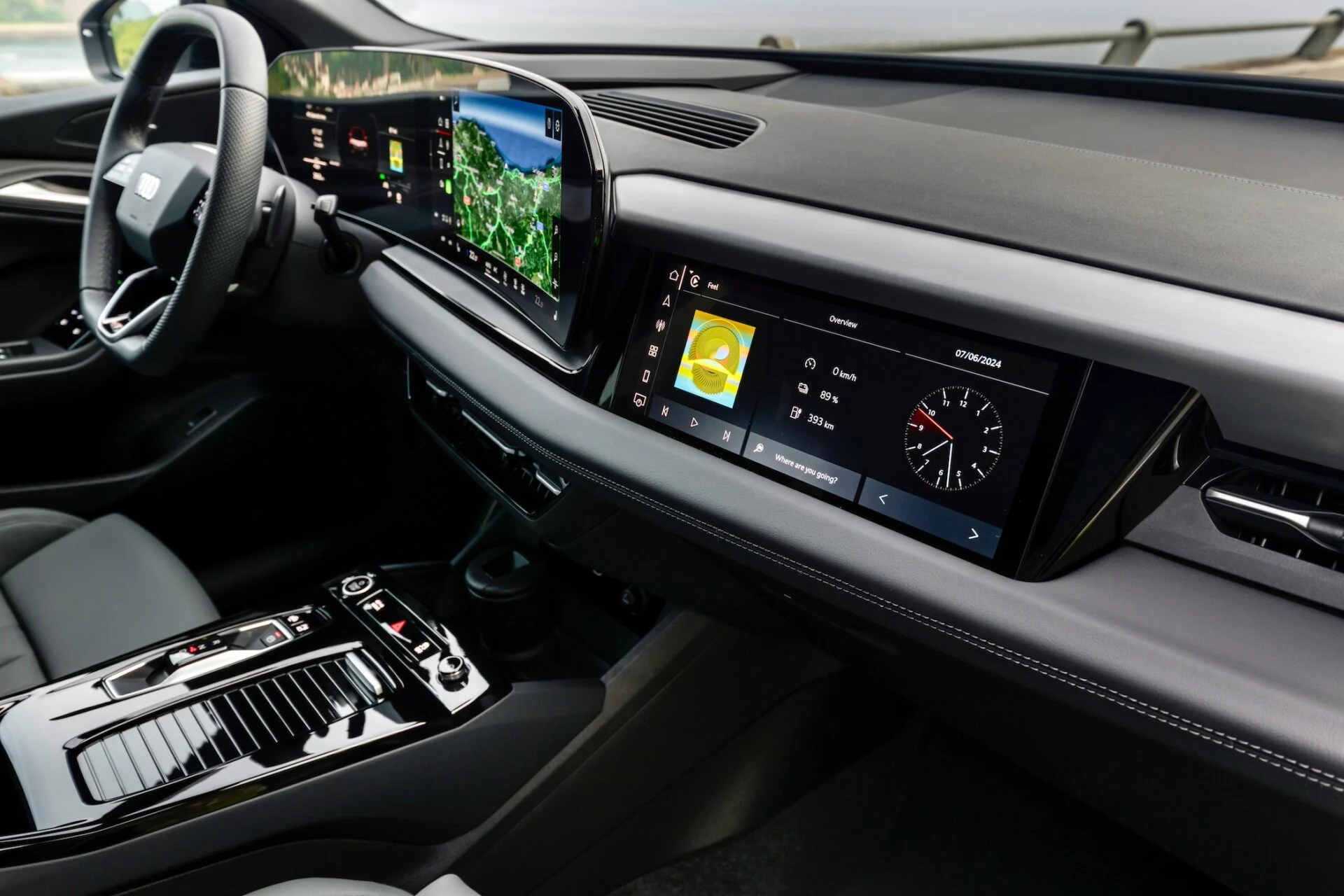 Audi Q6 E-Tron 37Glacier_white.jpg-1