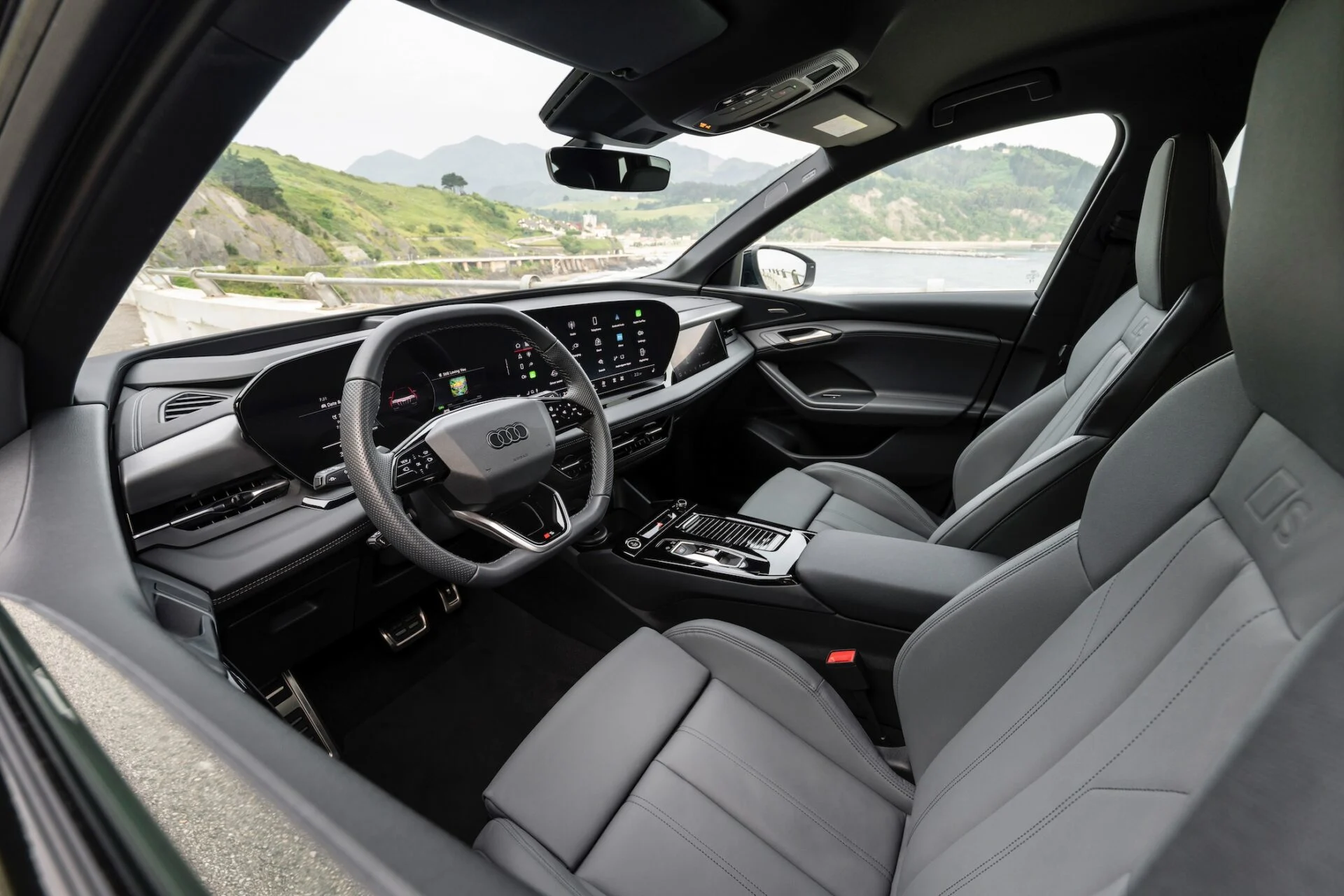 Audi Q6 E-Tron 33Glacier_white.jpg-1