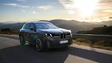 BMW-iX3-10