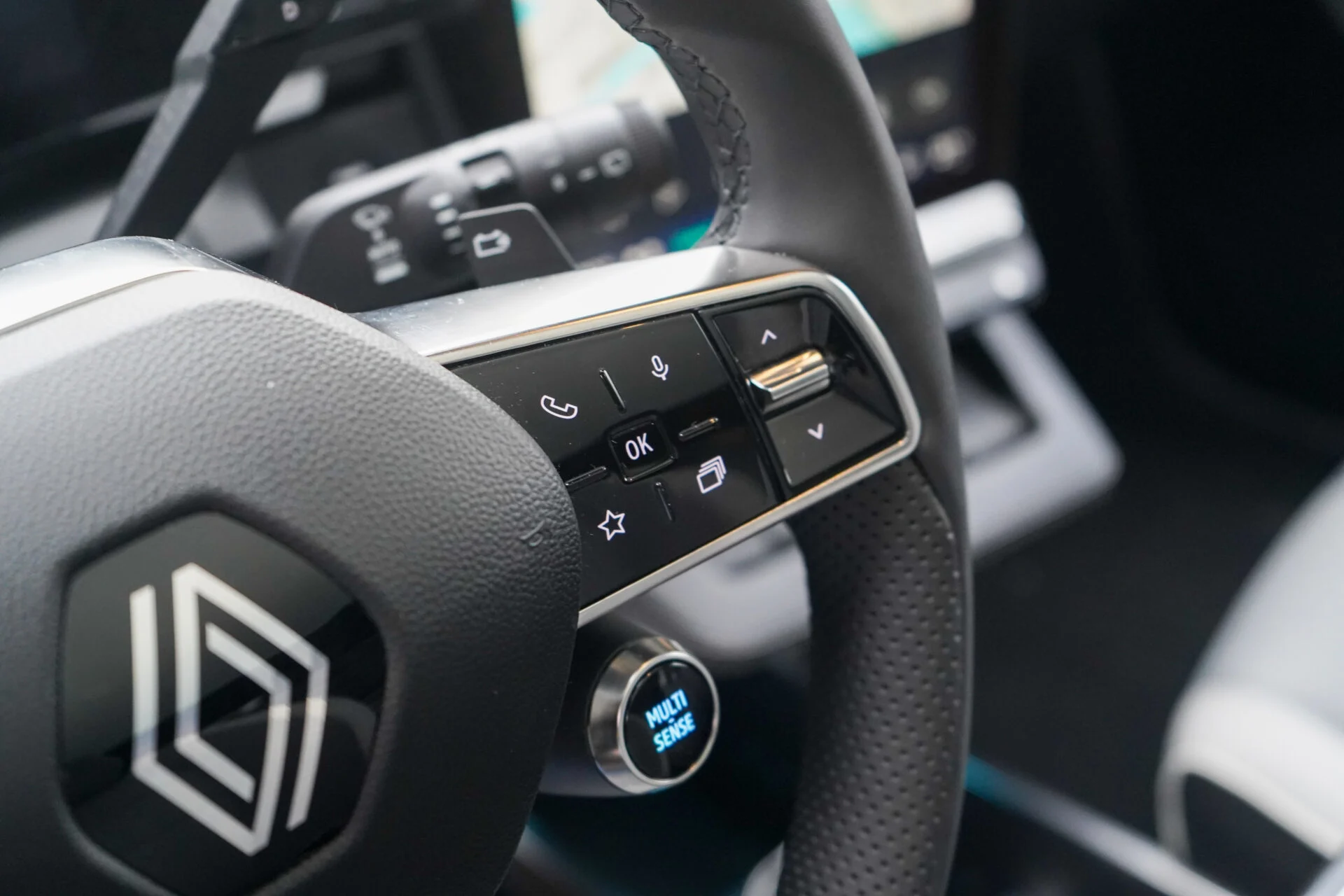 Ford Explorer vs Renault Scenic E-Tech-25