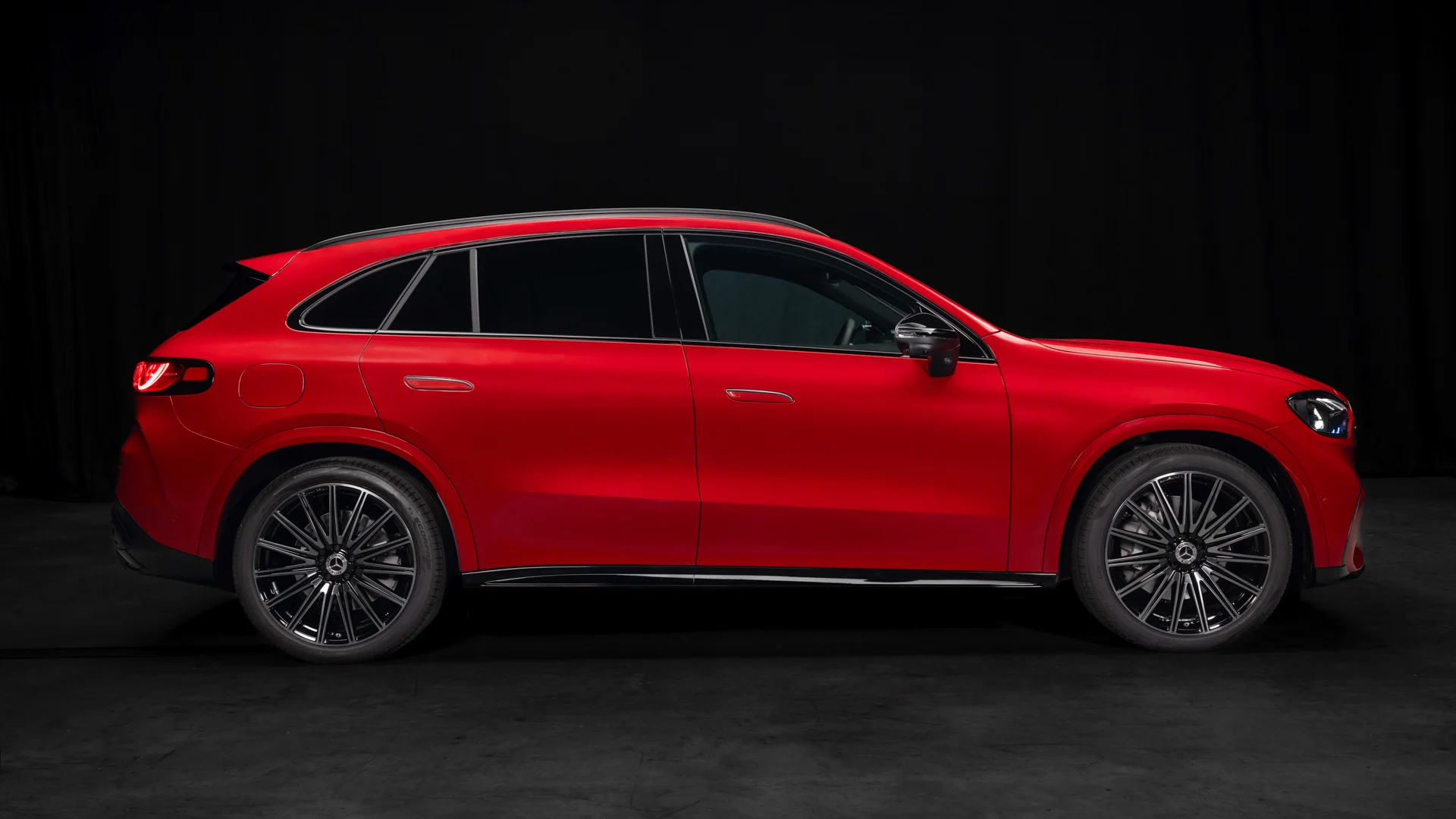 Mercedes-Benz-GLC-Electric-15