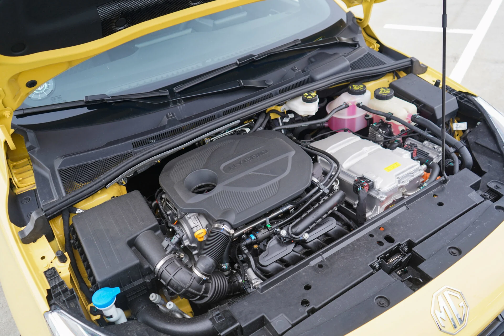 MG3 Hybrid vs Toyota Yaris Hybrid-37