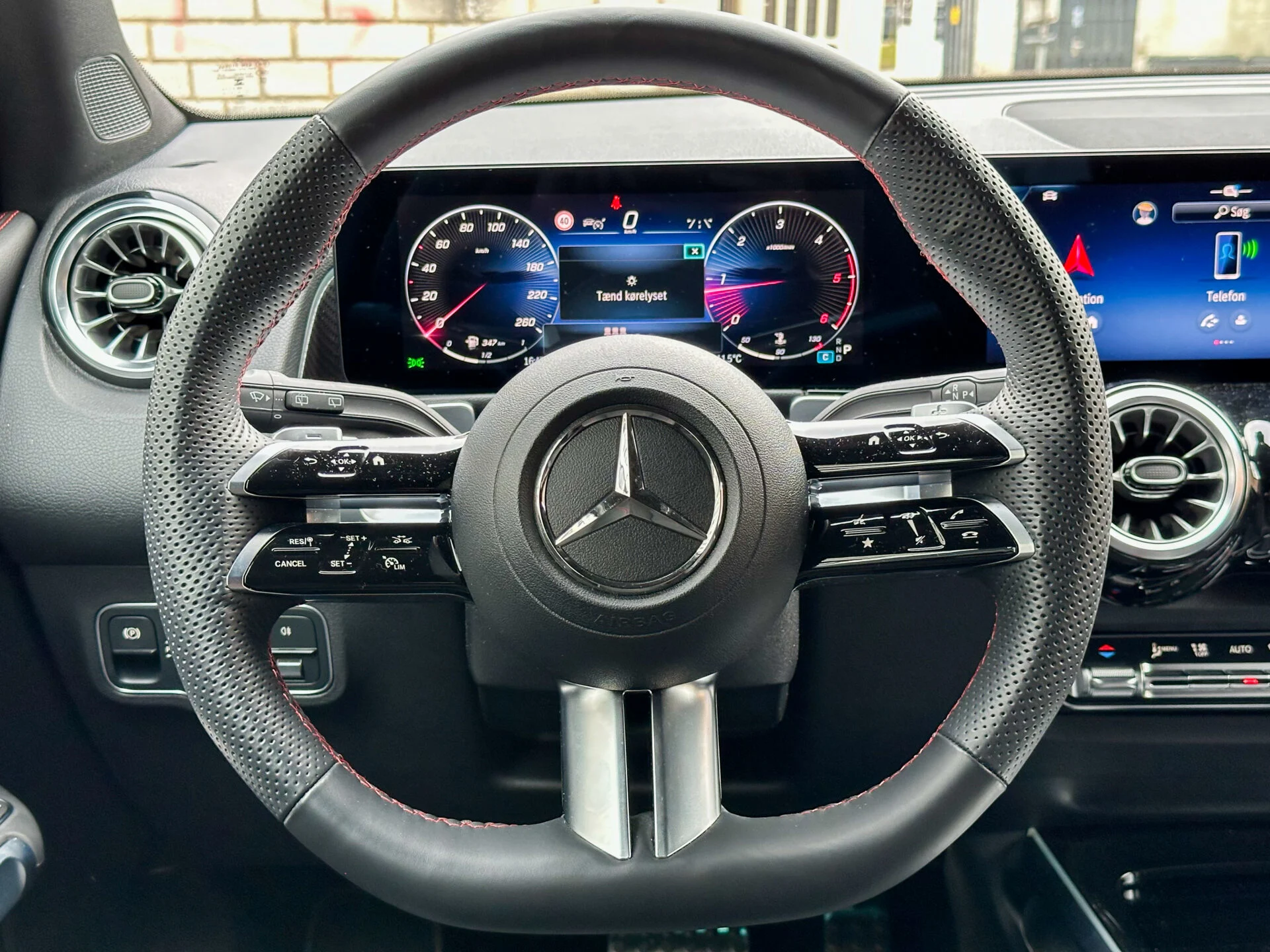 Mercedes-Benz GLB 220d-04