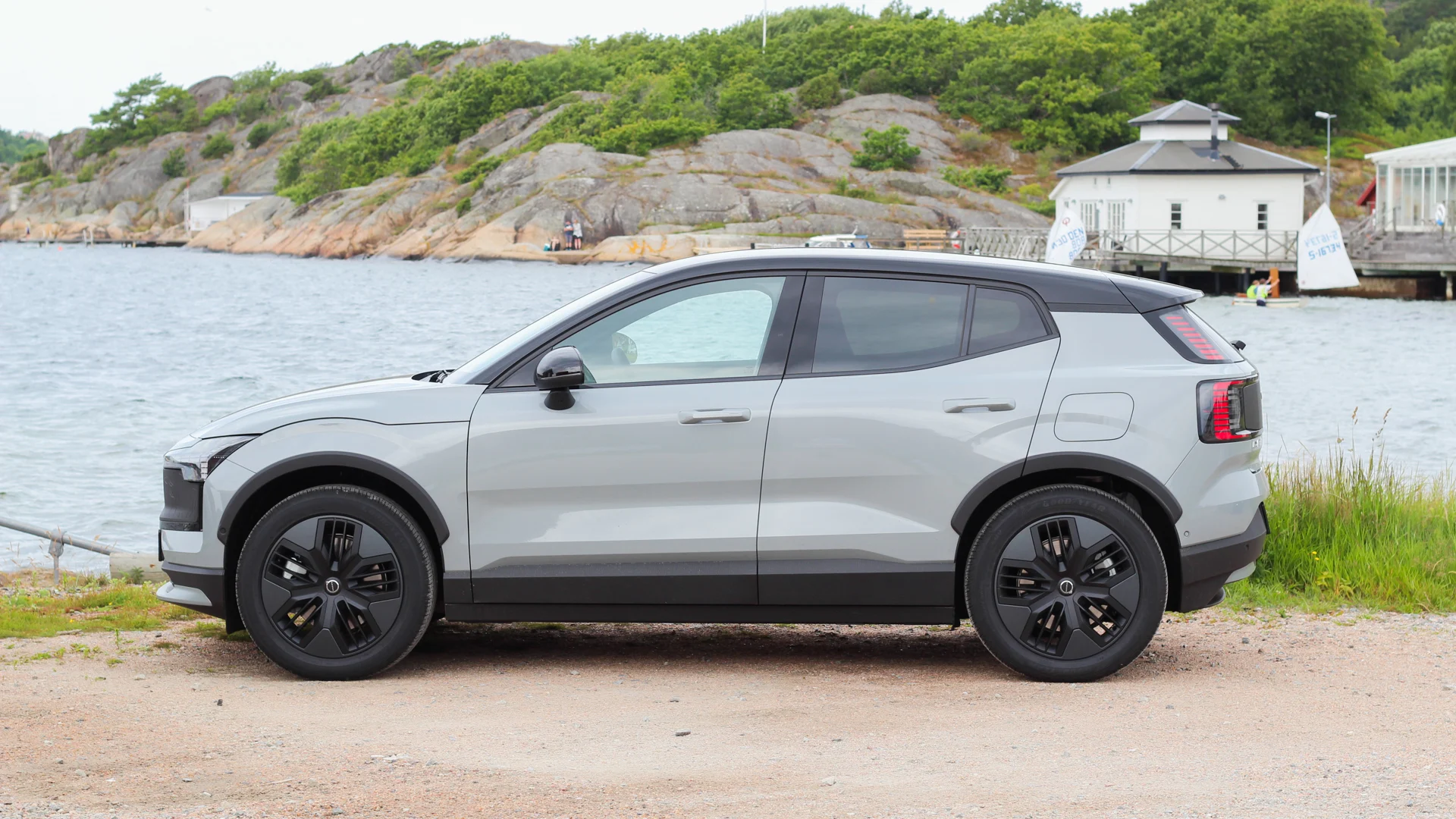 Volvo-EX30-Cross-Country-01