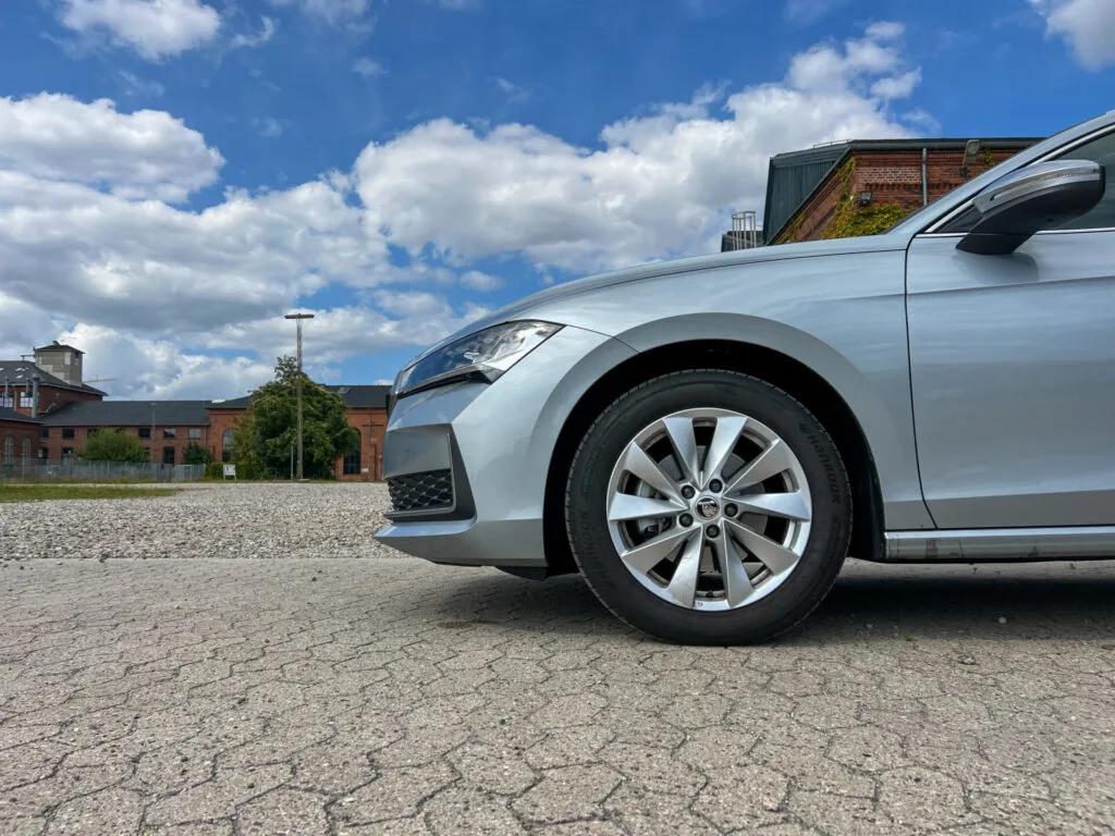 Skoda Superb Combi (12)