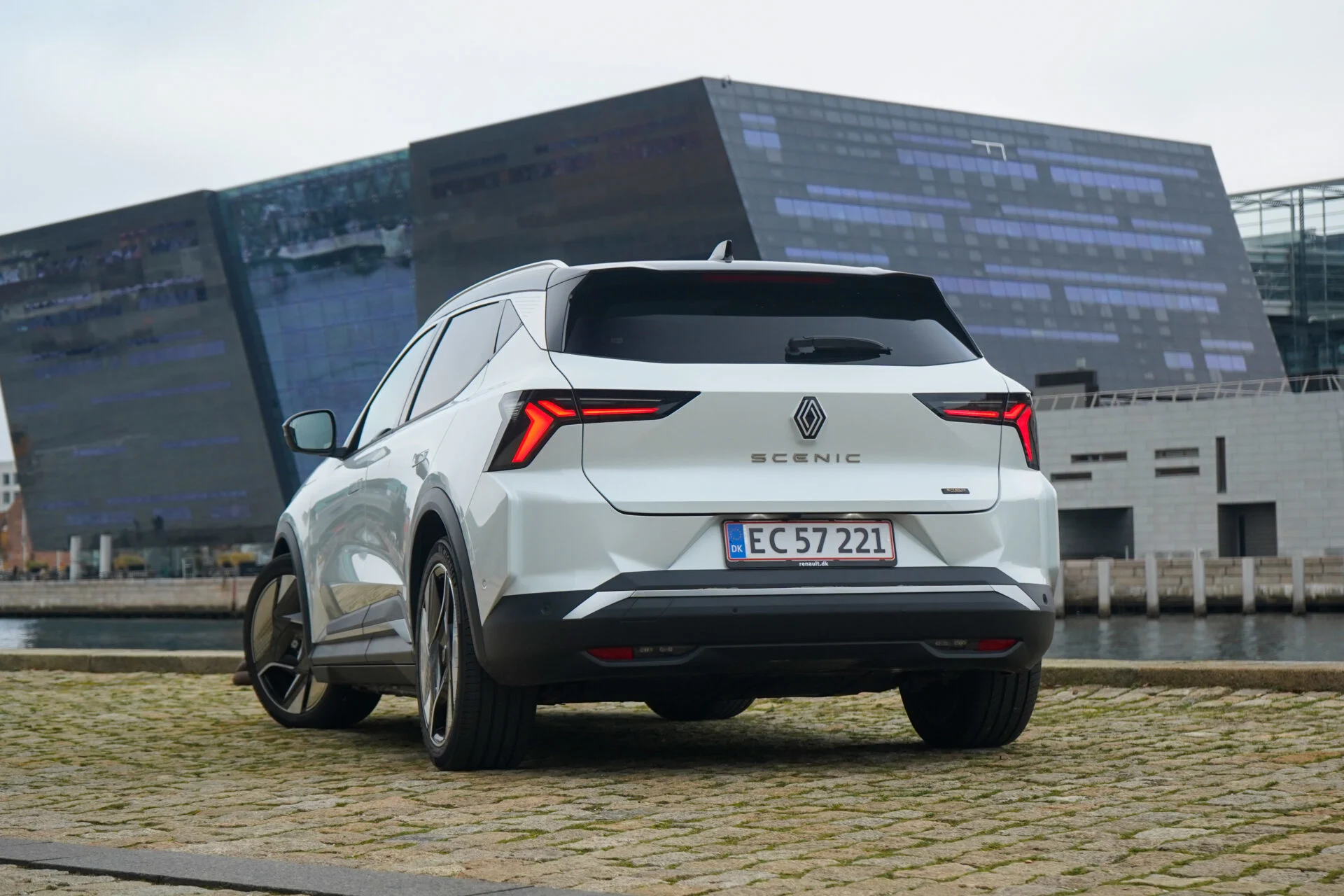 Ford Explorer vs Renault Scenic E-Tech-36