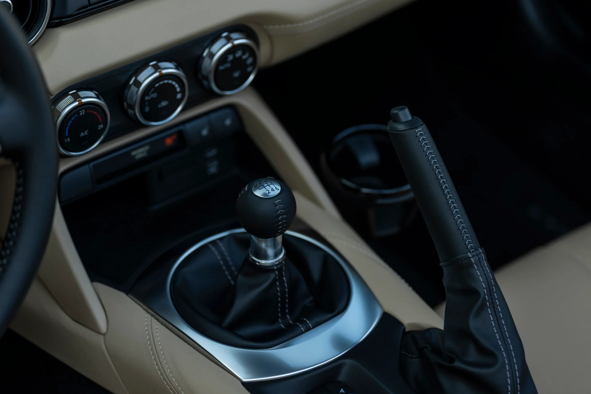 mazda_mx-5_35th_anniversary_2024_mazda_mx-5_ag_int_7_highres