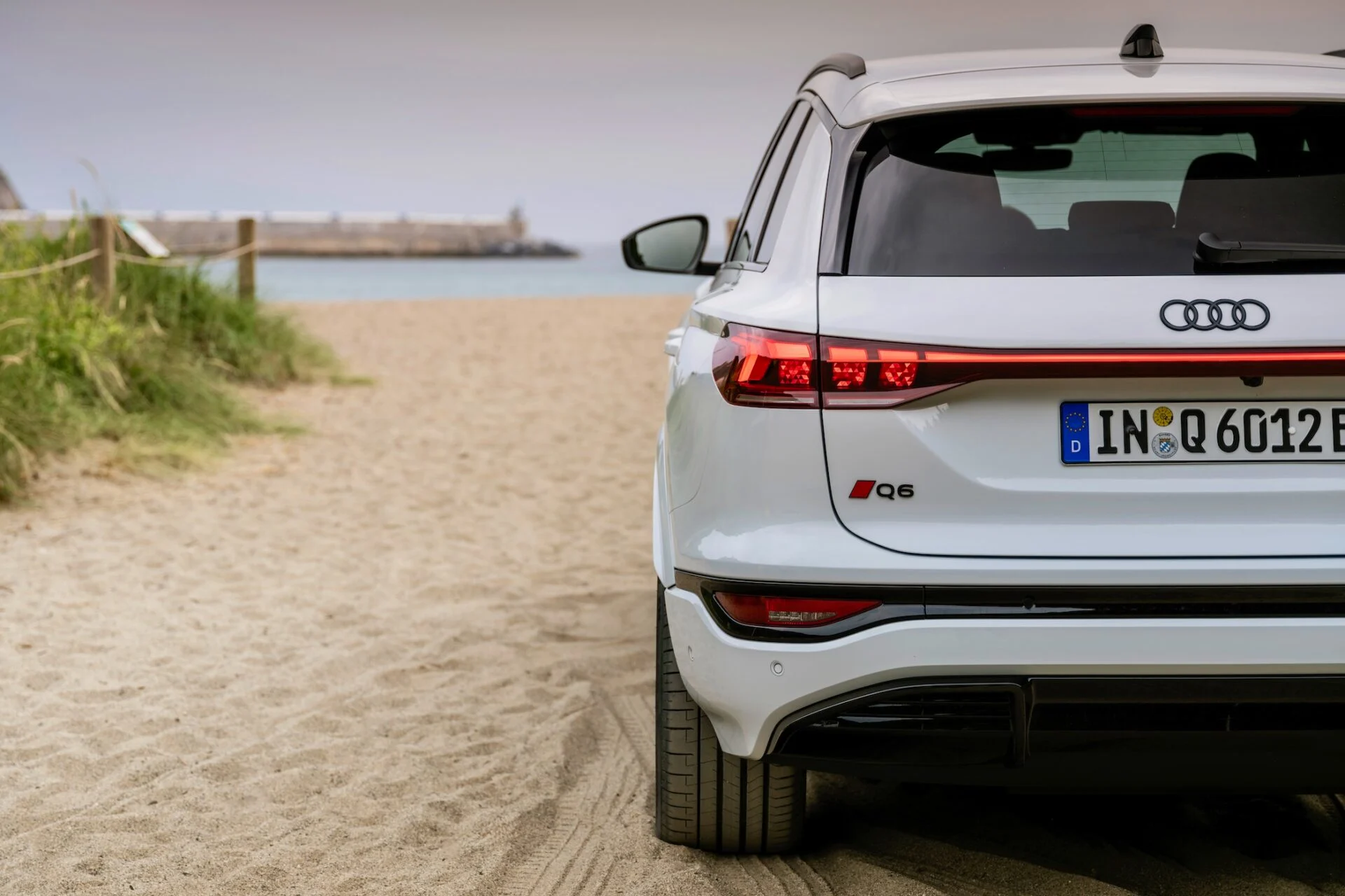 Audi Q6 E-Tron Audi Q6 E-Tron 6Glacier_white.jpg-1