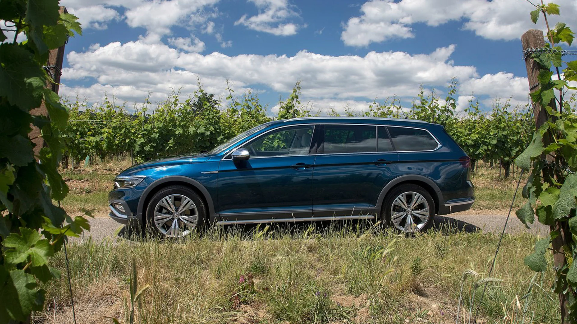 Volkswagen-Passat-01