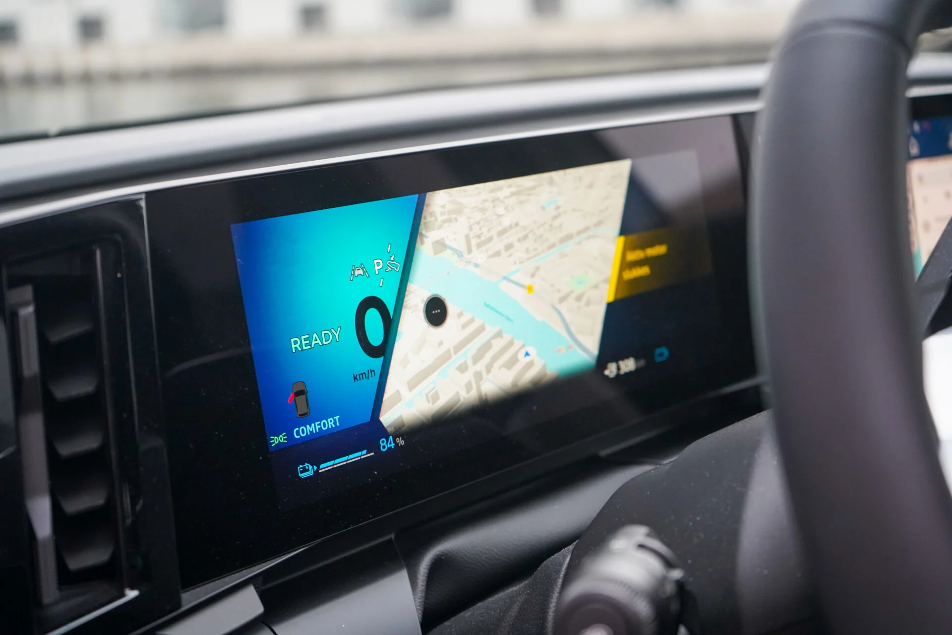 Ford Explorer vs Renault Scenic E-Tech-24