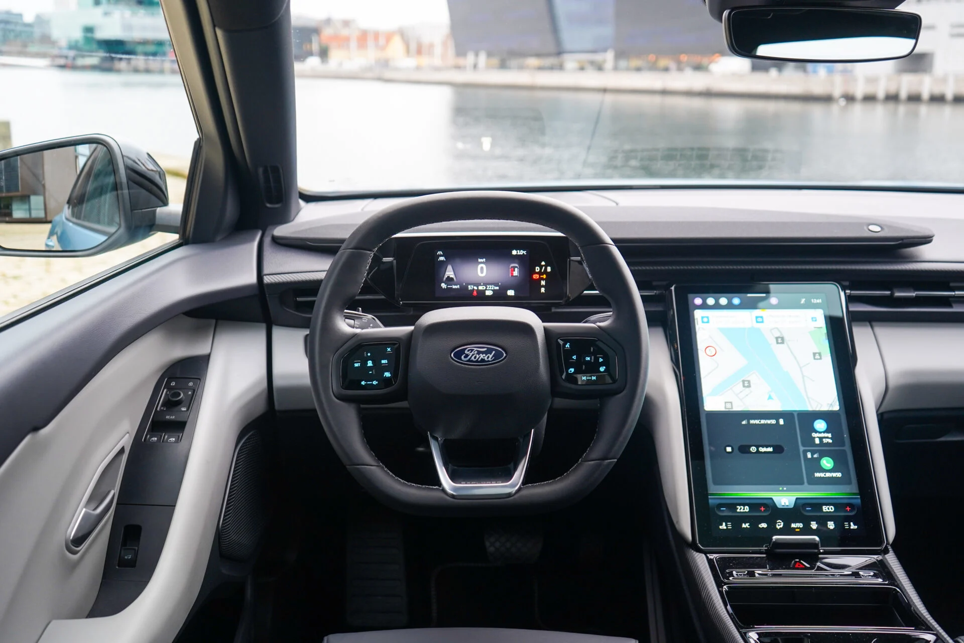 Ford Explorer vs Renault Scenic E-Tech-05