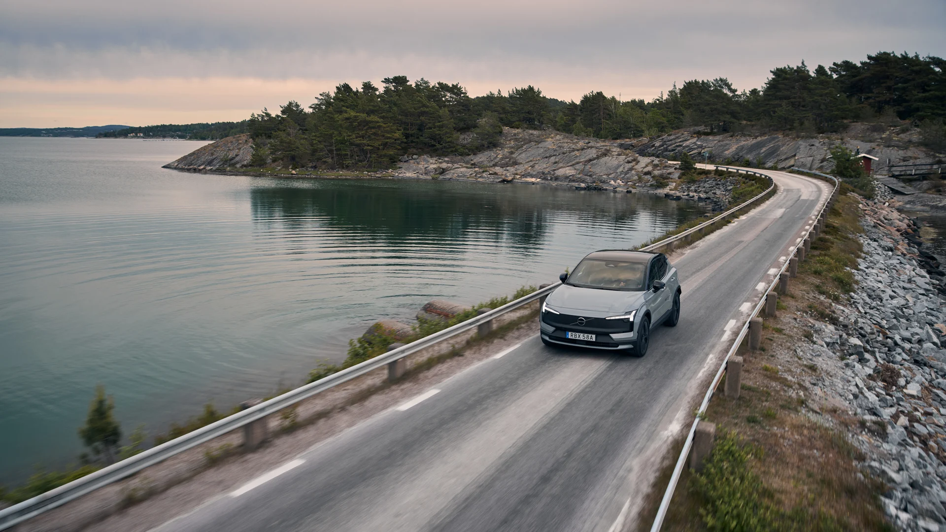 Volvo-EX30-Cross-Country-10