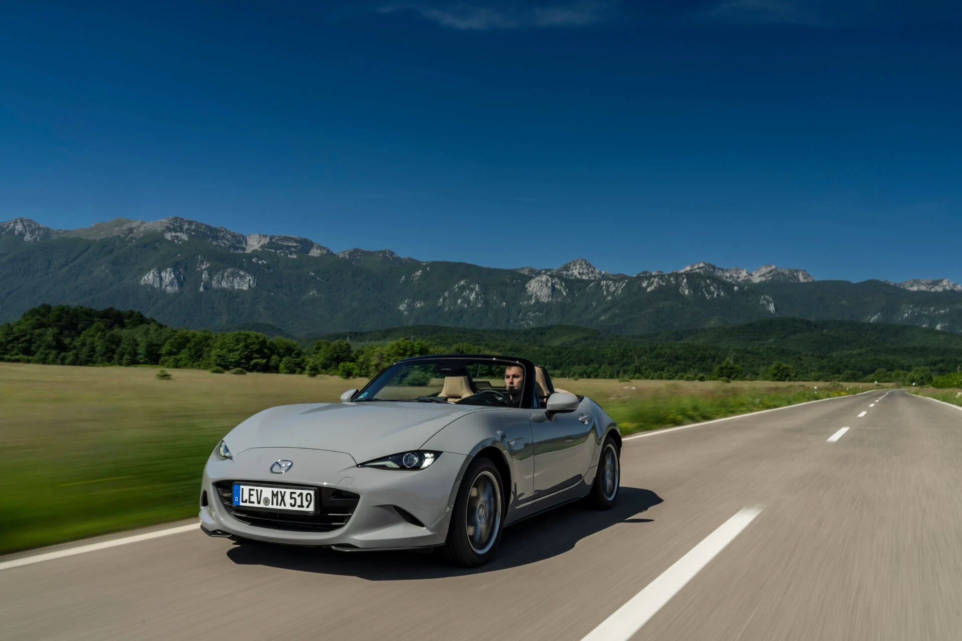 mazda_mx-5_35th_anniversary_2024_mazda_mx-5_ag_act_09_highres-2