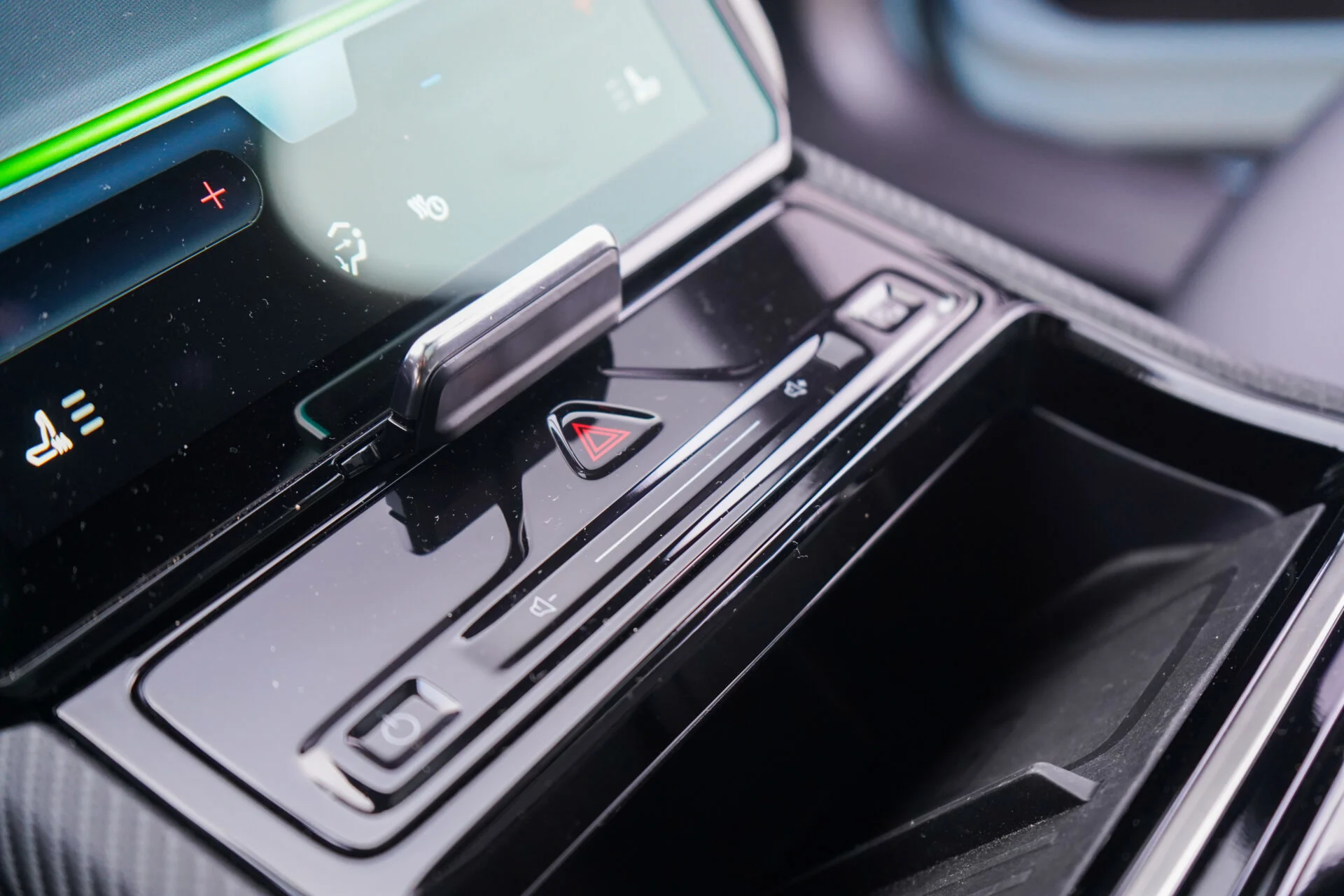 Ford Explorer vs Renault Scenic E-Tech-07