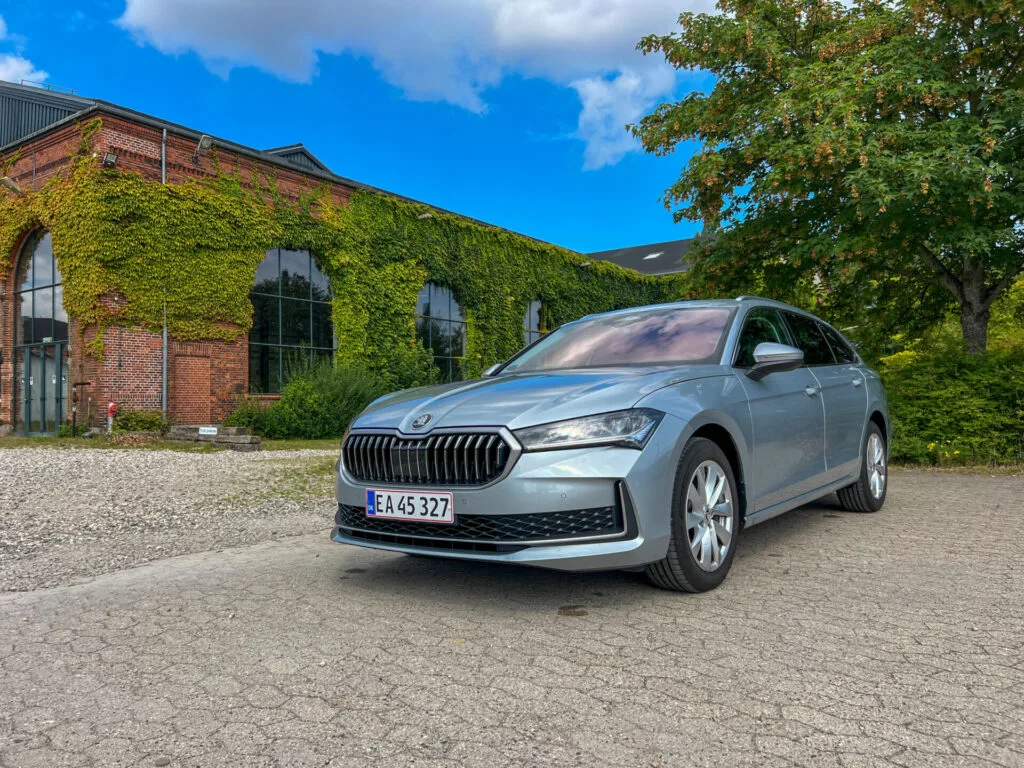 Skoda Superb Combi (10)