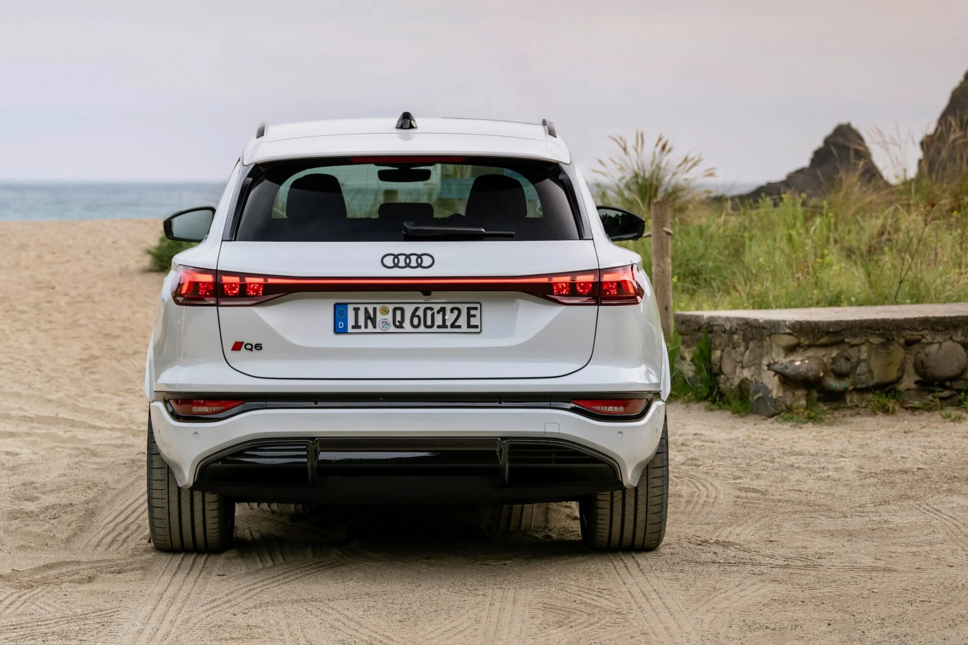 Audi Q6 E-Tron Audi Q6 E-Tron 4Glacier_white.jpg-1