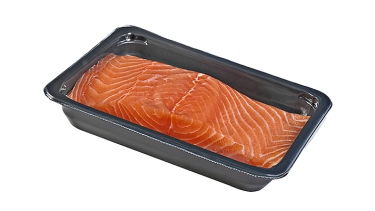 Med TraySkin® erbjuder Nemco en attraktiv förpackningslösning för dina livsmedelsprodukter, såsom lax och annan fisk. En högtransparent skinfilm placeras över produkten och förhindrar vätskeförlust. Detta håller produkten på plats och ger den enastående presentation.