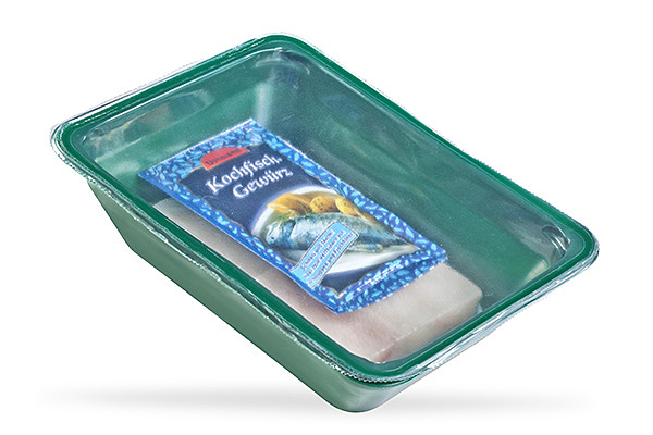 Med TraySkin® erbjuder Nemco en attraktiv förpackningslösning för dina livsmedelsprodukter, såsom lax och annan fisk. En högtransparent skinfilm placeras över produkten och förhindrar vätskeförlust. Detta håller produkten på plats och ger den enastående presentation.