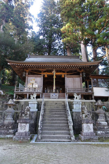 Kadofusa Jinja Shrine 02