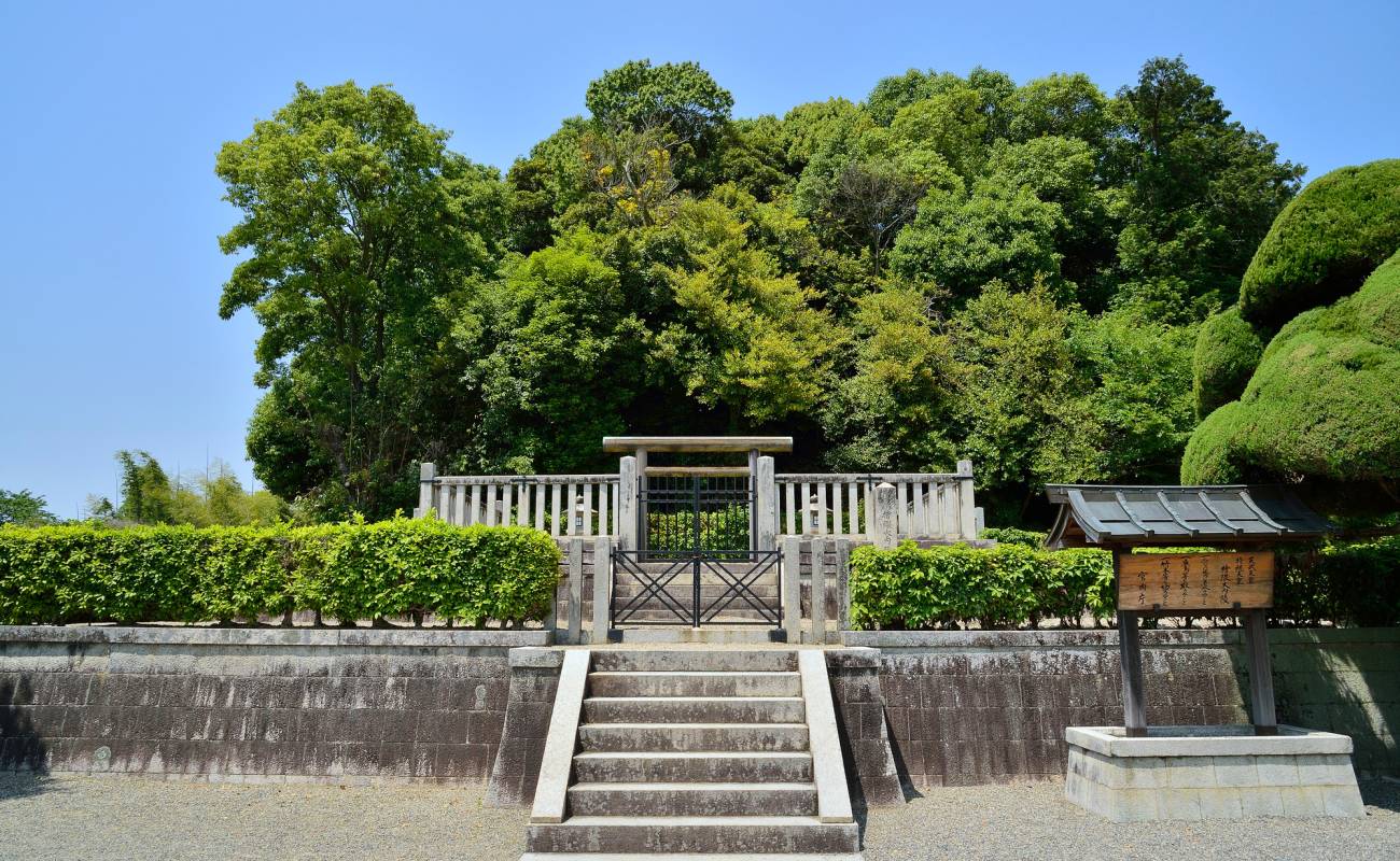 Grave of the Emperors Tenmu and Jito