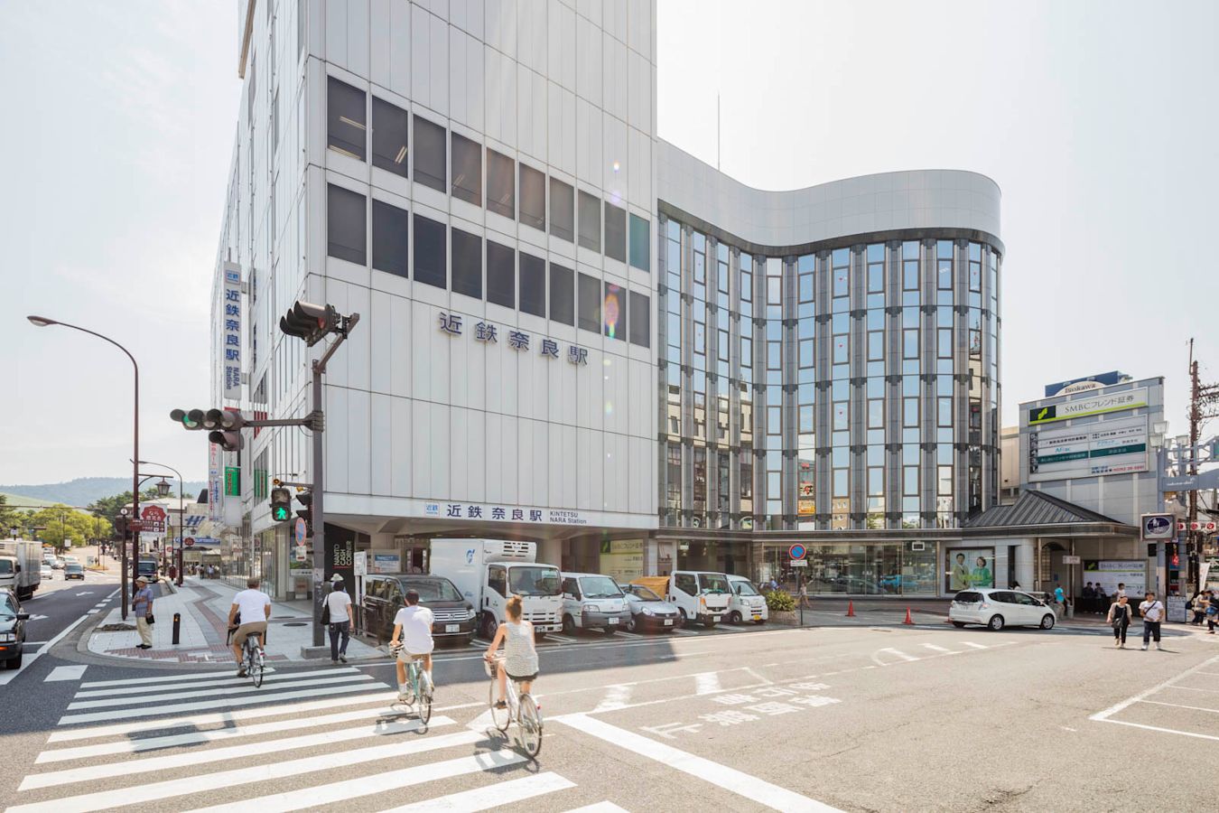 Edificio de Kintetsu Nara Station visto desde la calle
