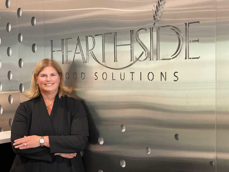 A headshot of the new Hearthside CEO, Darlene Nicosia.
