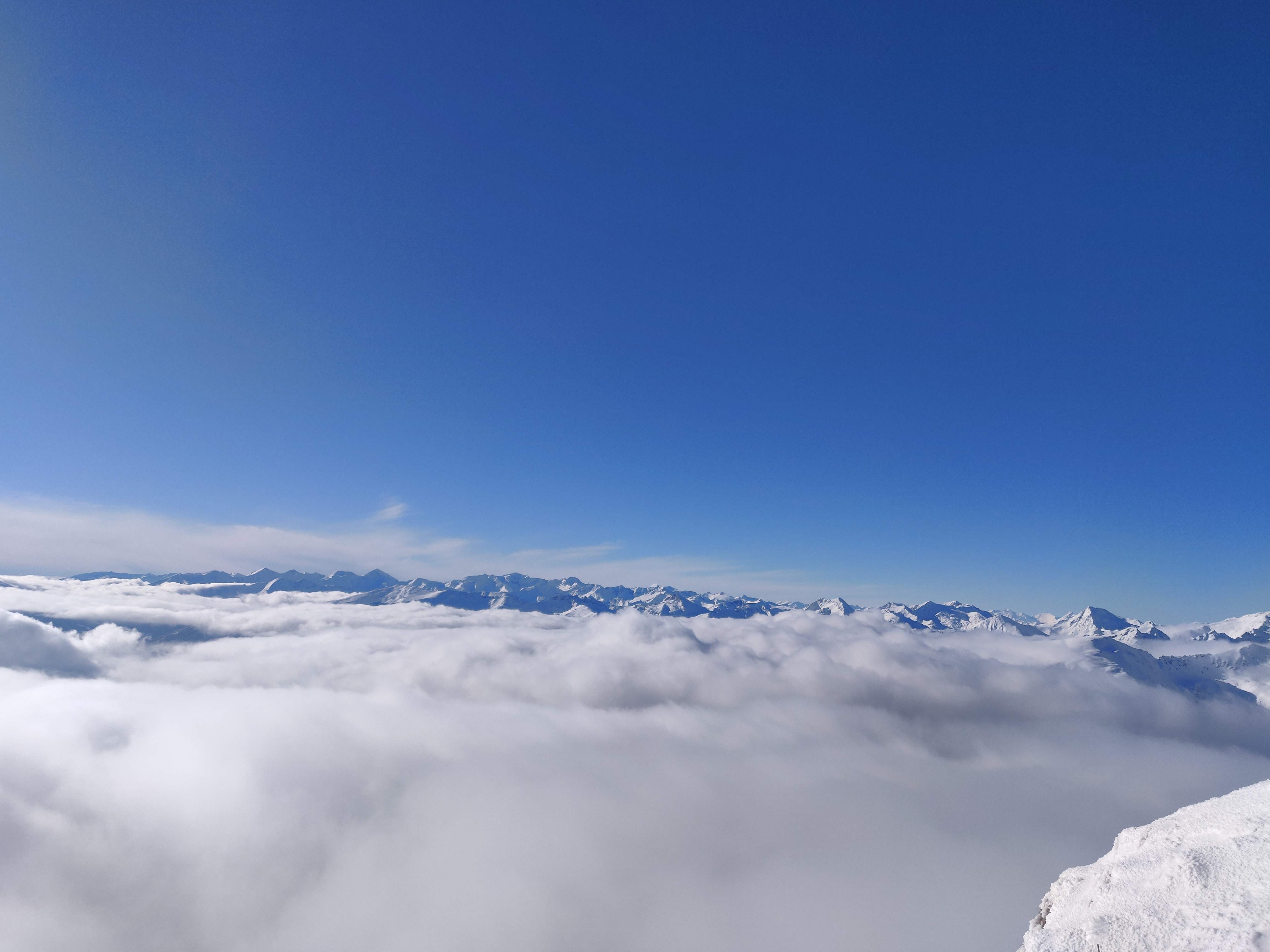 Herrliche Aussicht oberhalb der Nebeldecke