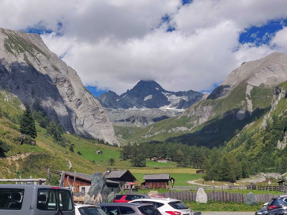 Der Gipfel ist noch in den Wolken