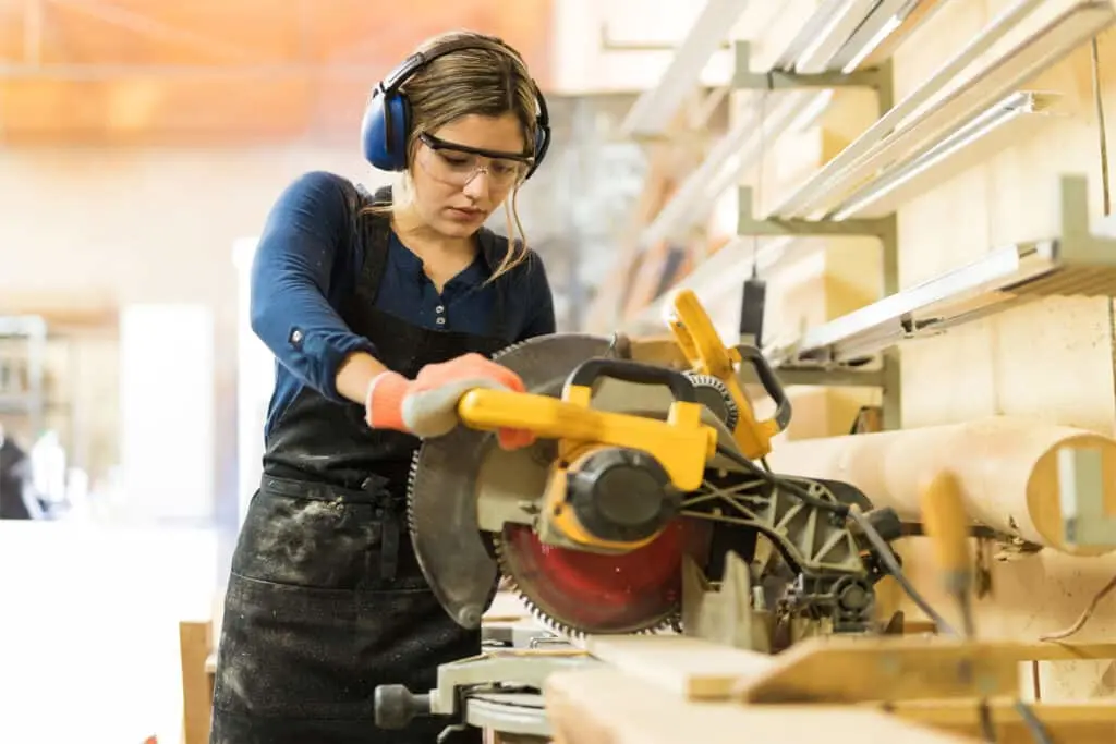 https://www.checkatrade.com/blog/wp-content/uploads/2023/07/Women-in-carpentry-1024x683.jpg